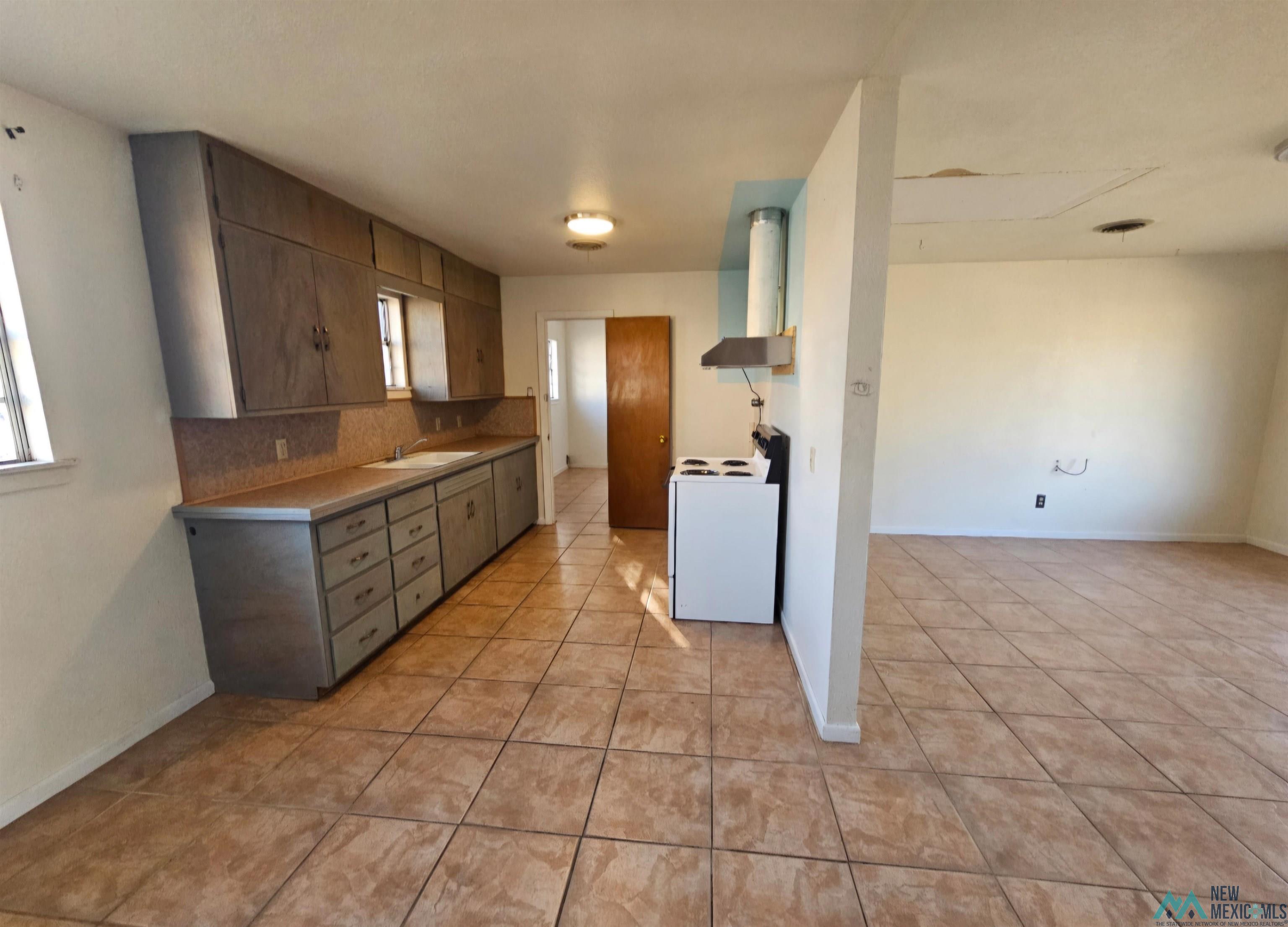 307 W 11th Street