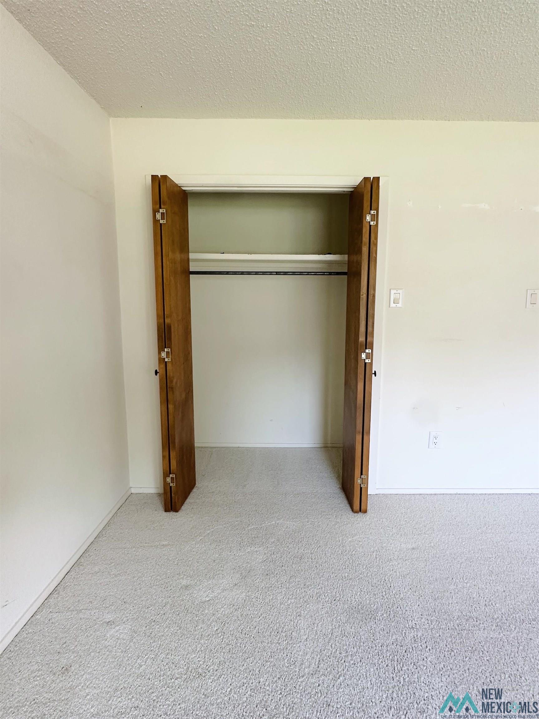 200 Lakeview Terrace