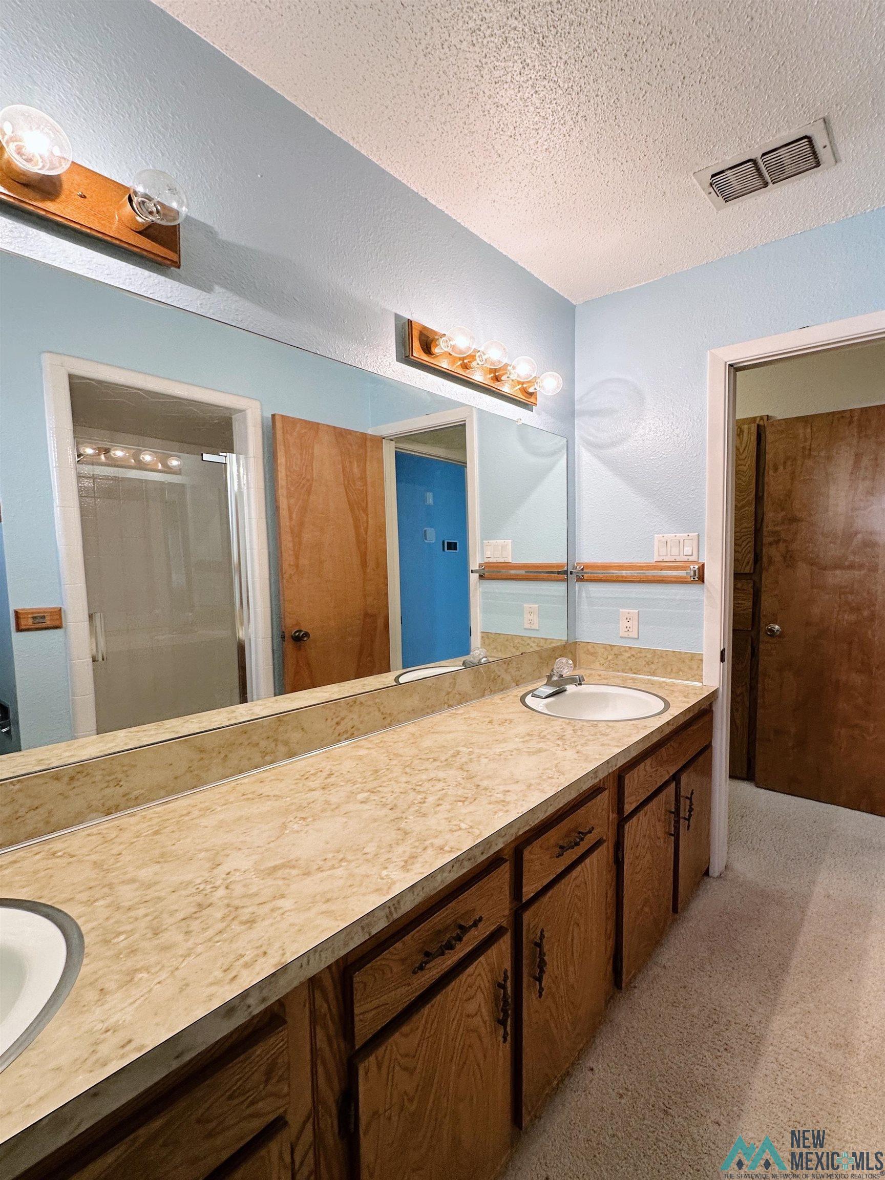 200 Lakeview Terrace