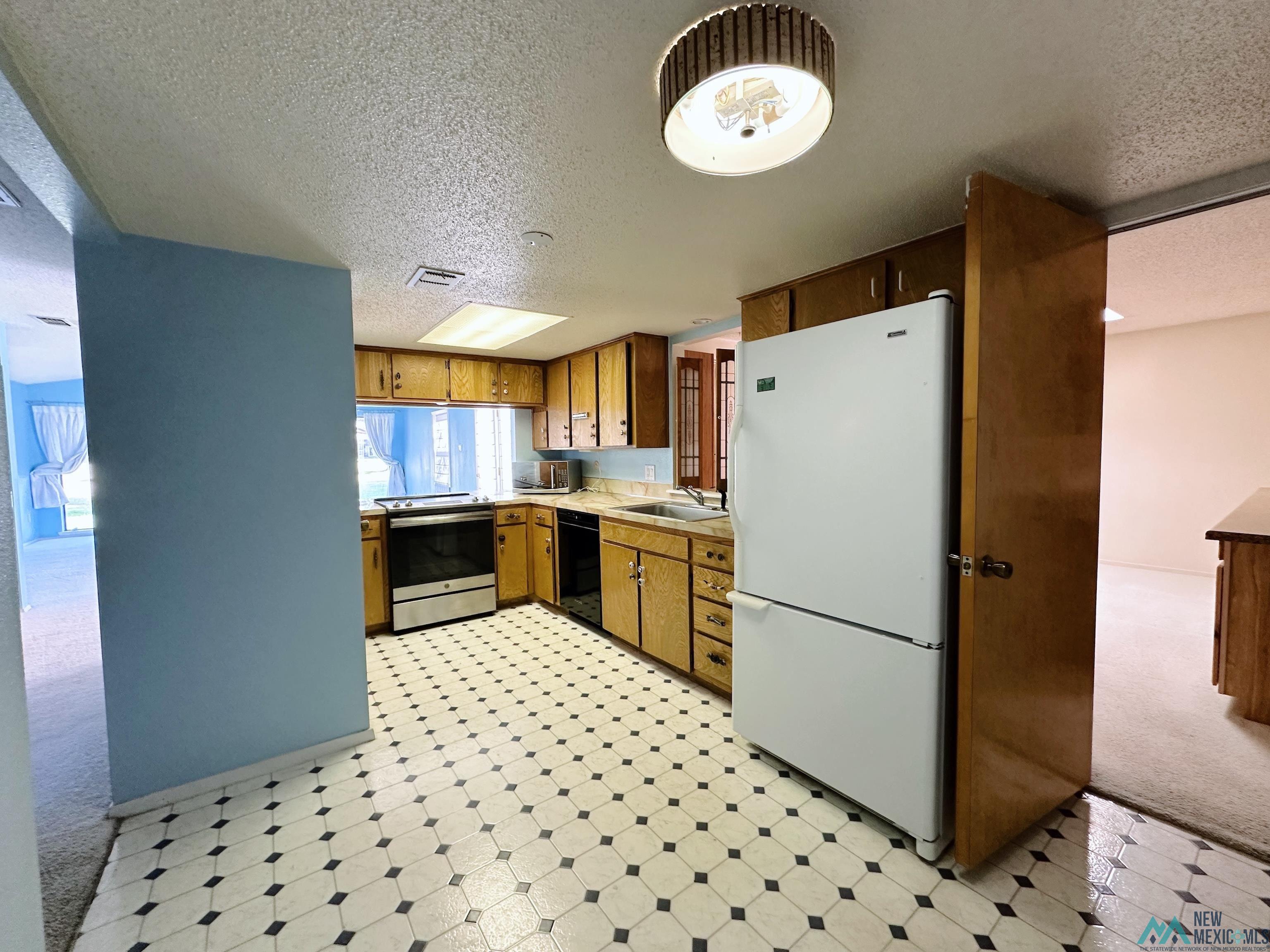 200 Lakeview Terrace