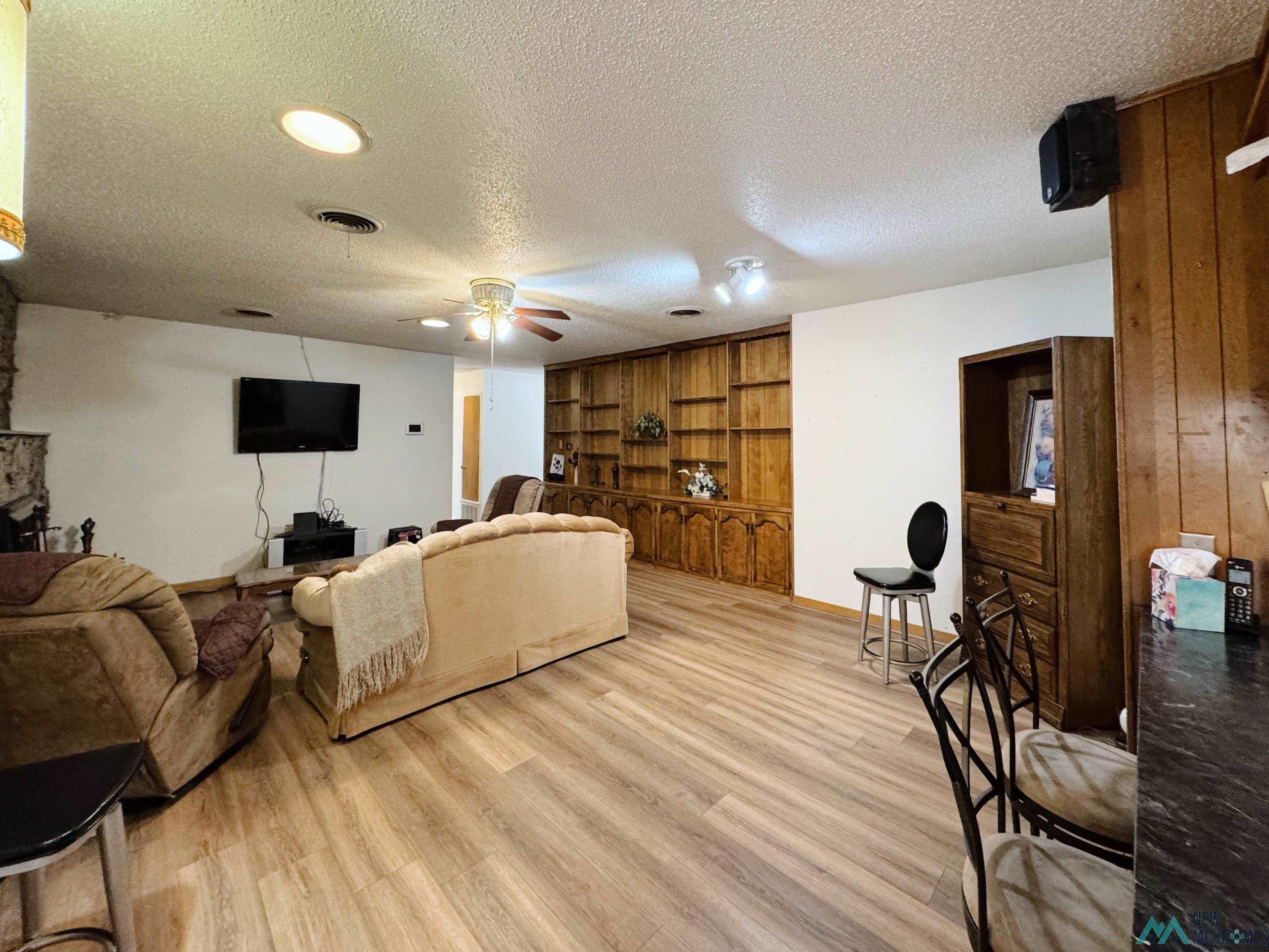 2205 Moberly