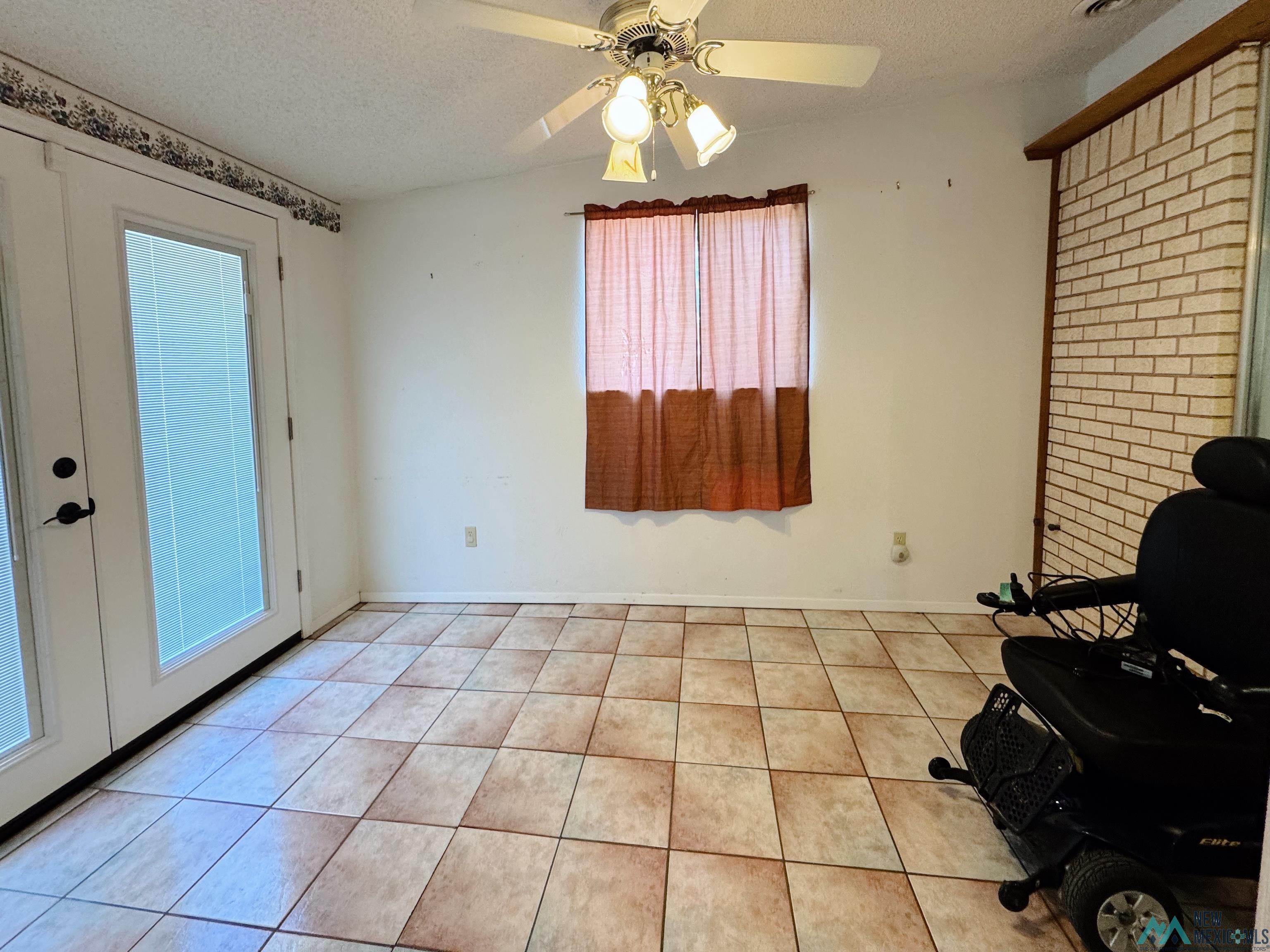 2205 Moberly