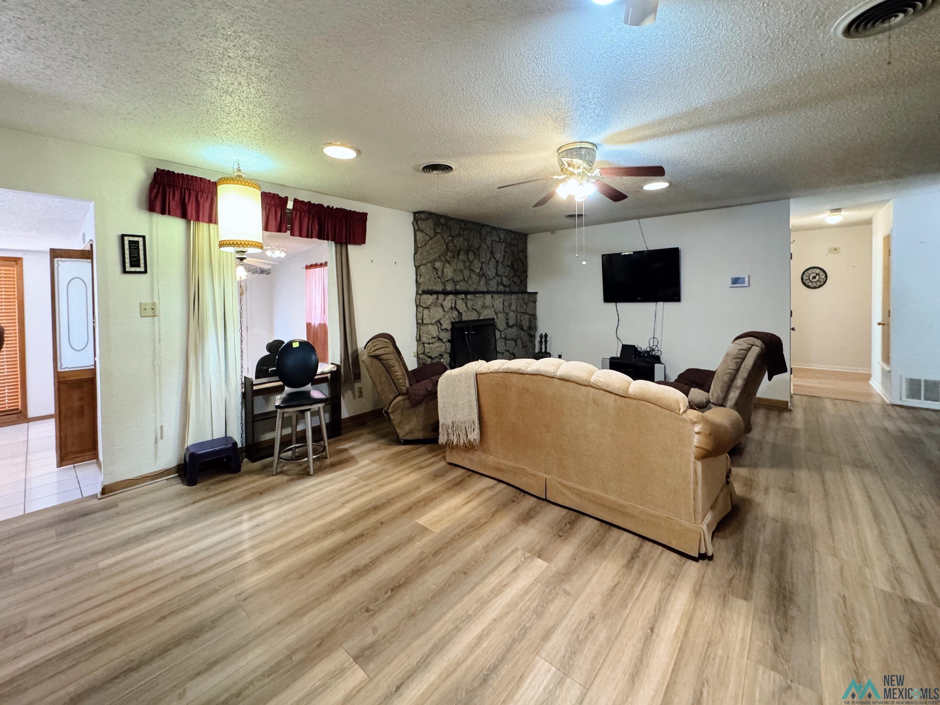 2205 Moberly