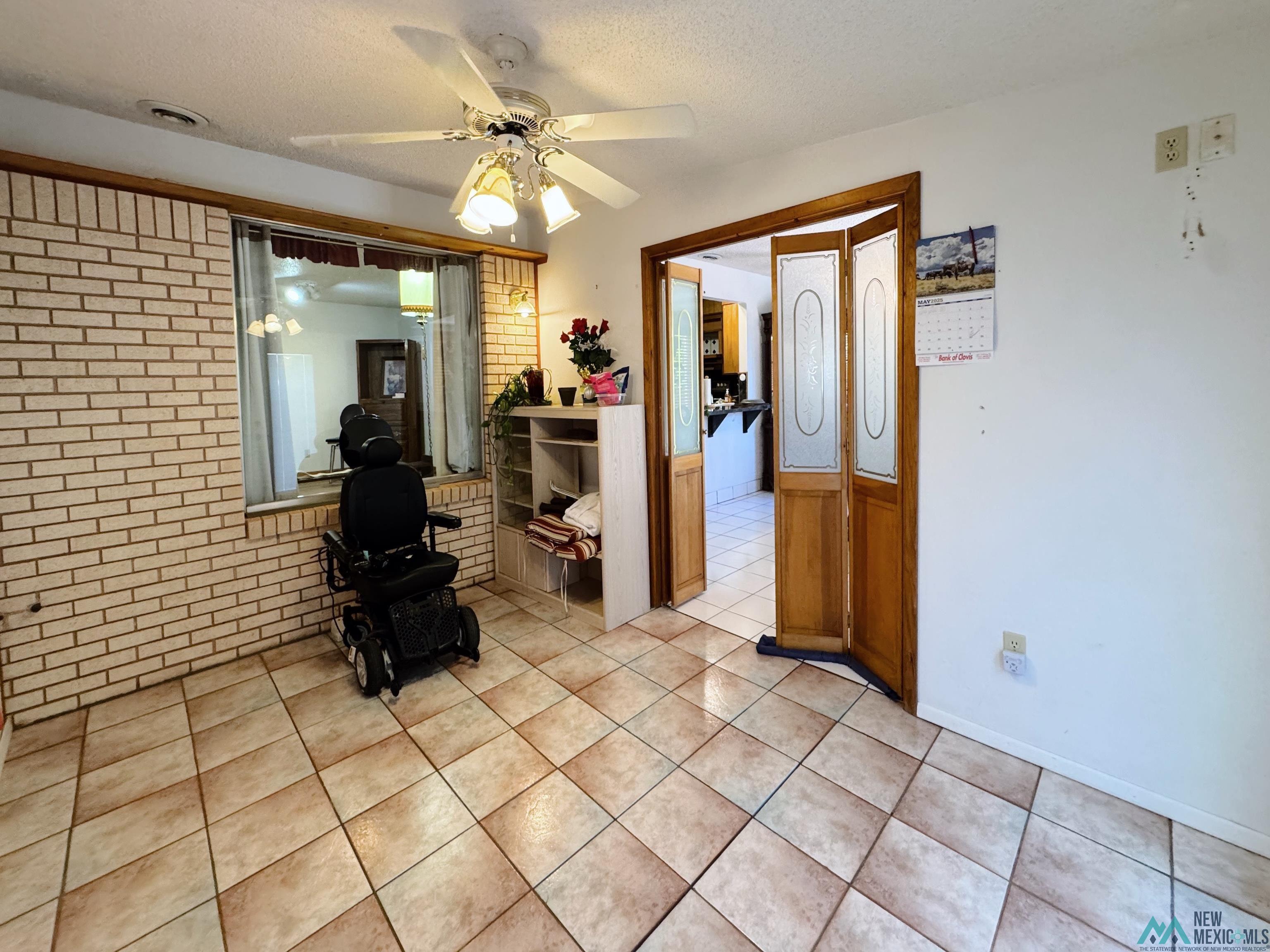 2205 Moberly