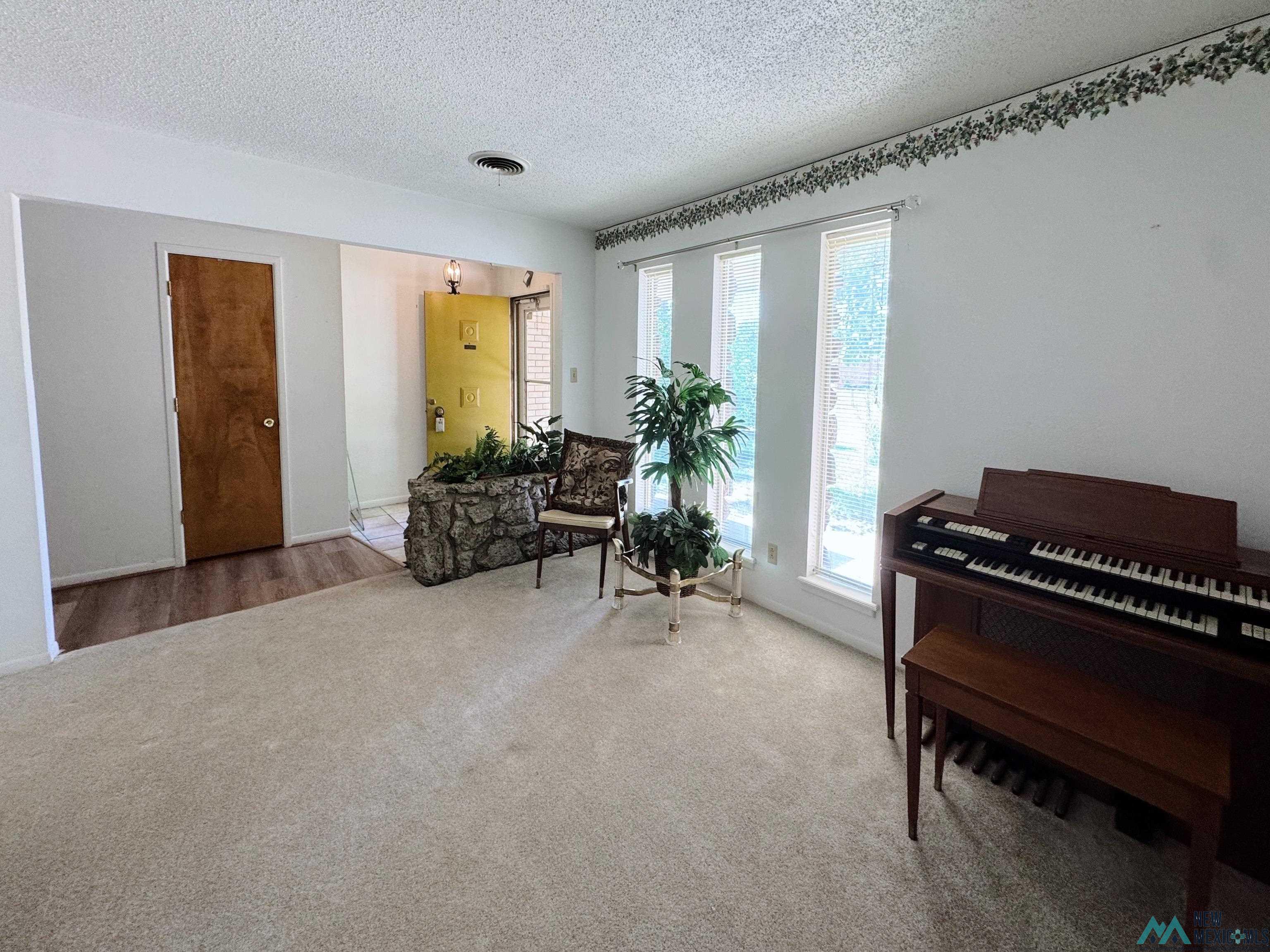 2205 Moberly