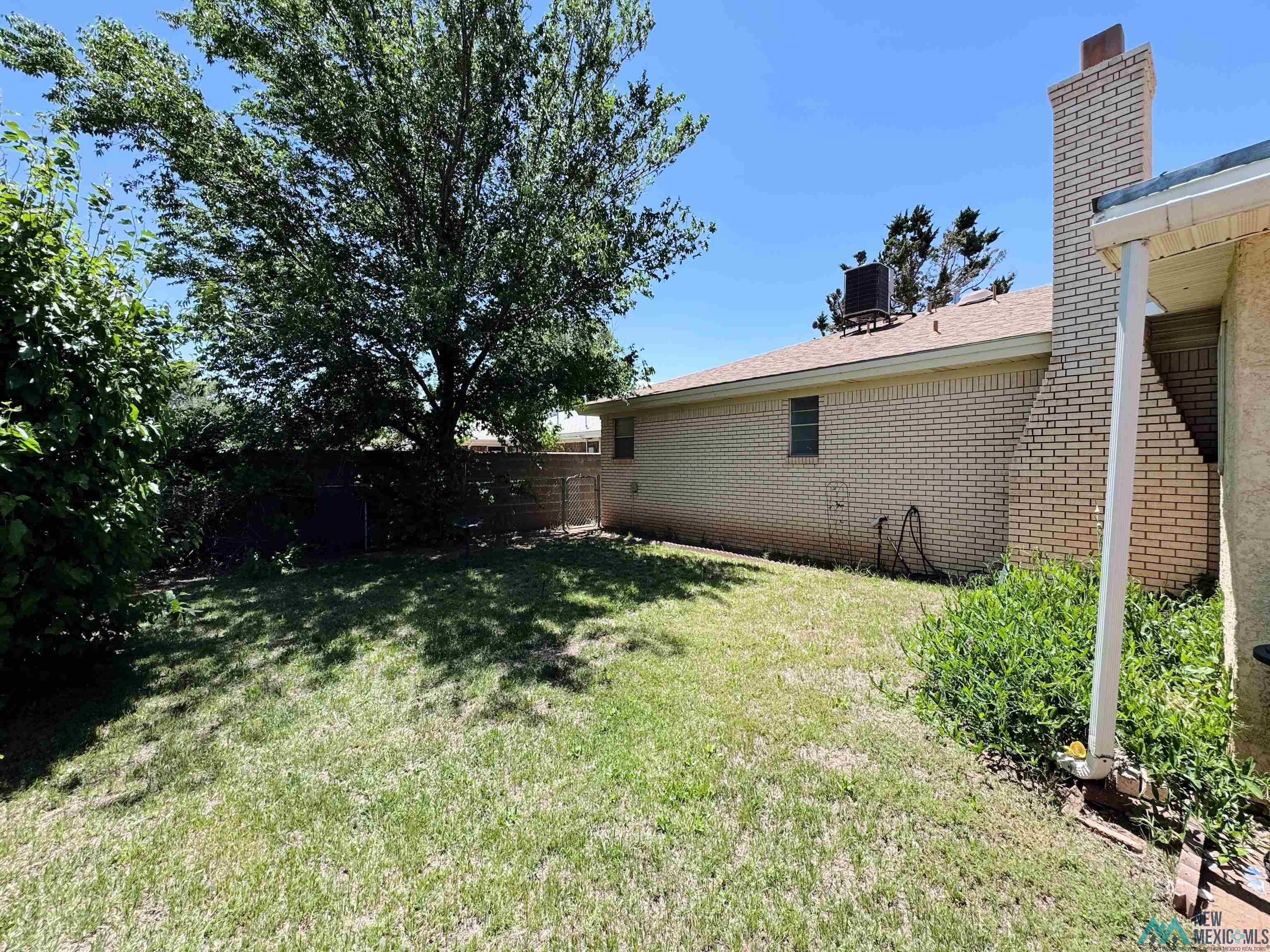 2205 Moberly