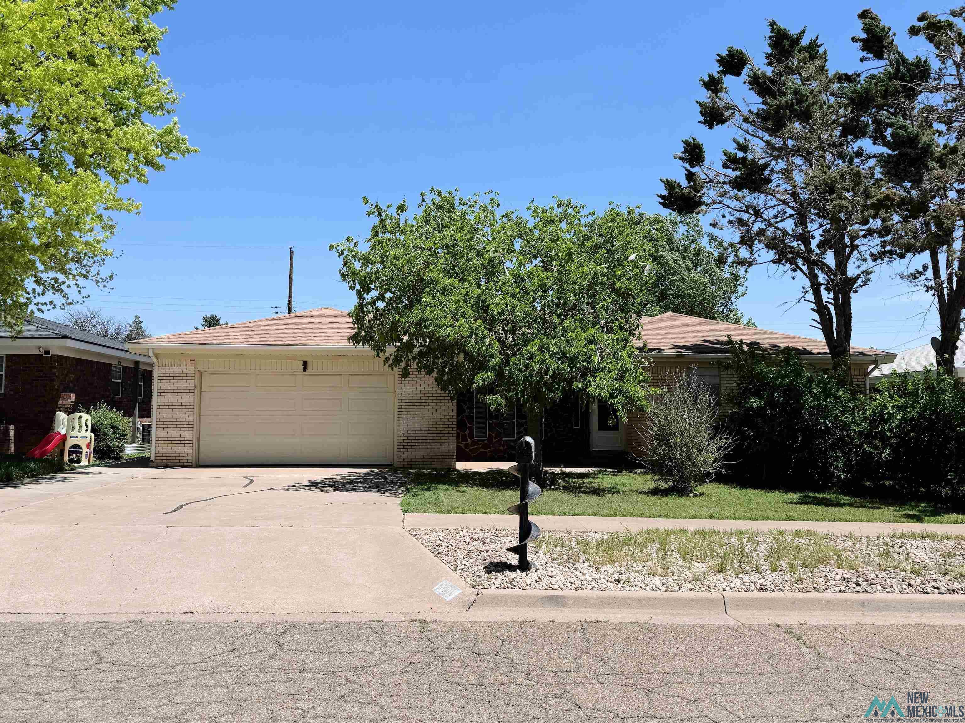 2205 Moberly