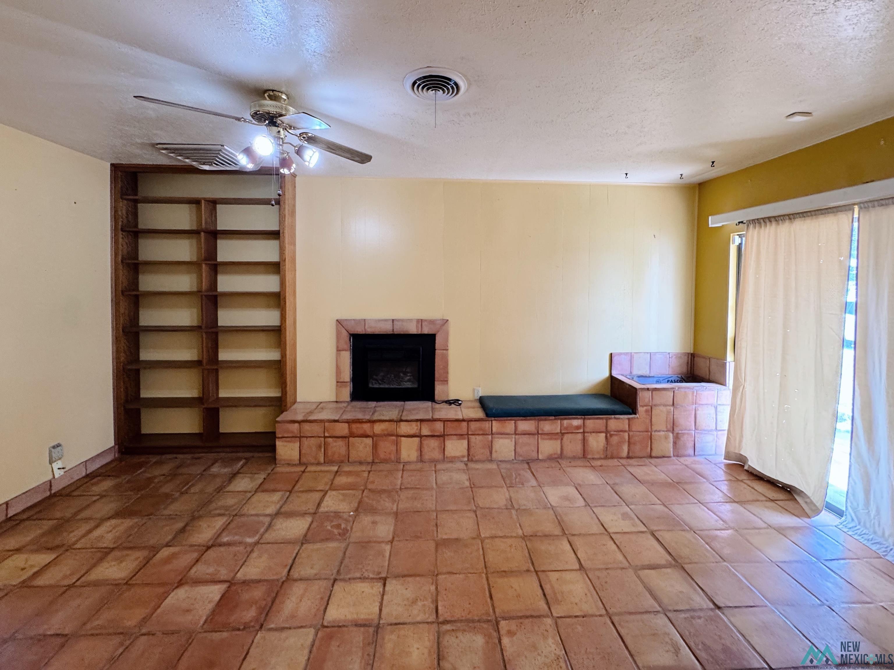 112 W Yucca Avenue