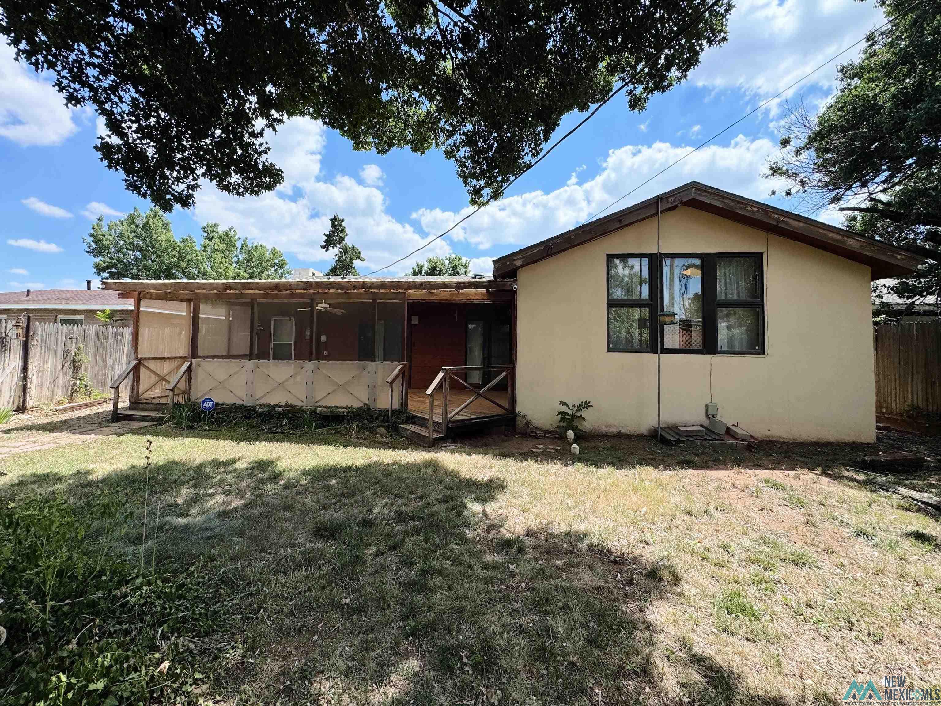 112 W Yucca Avenue