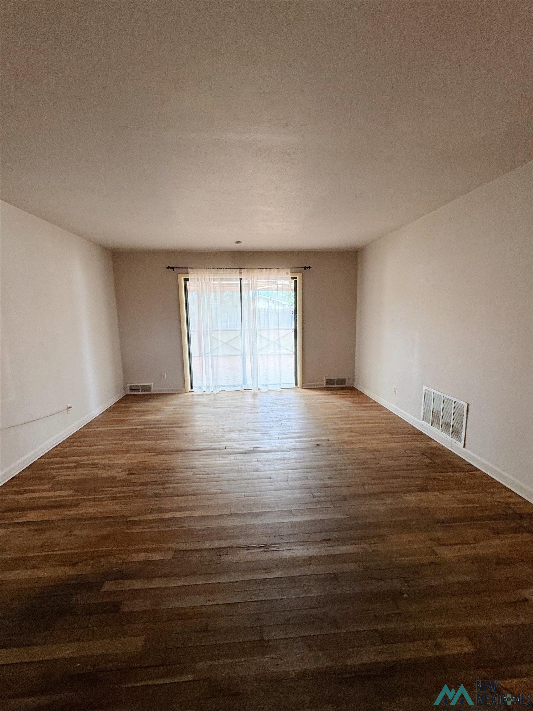 112 W Yucca Avenue