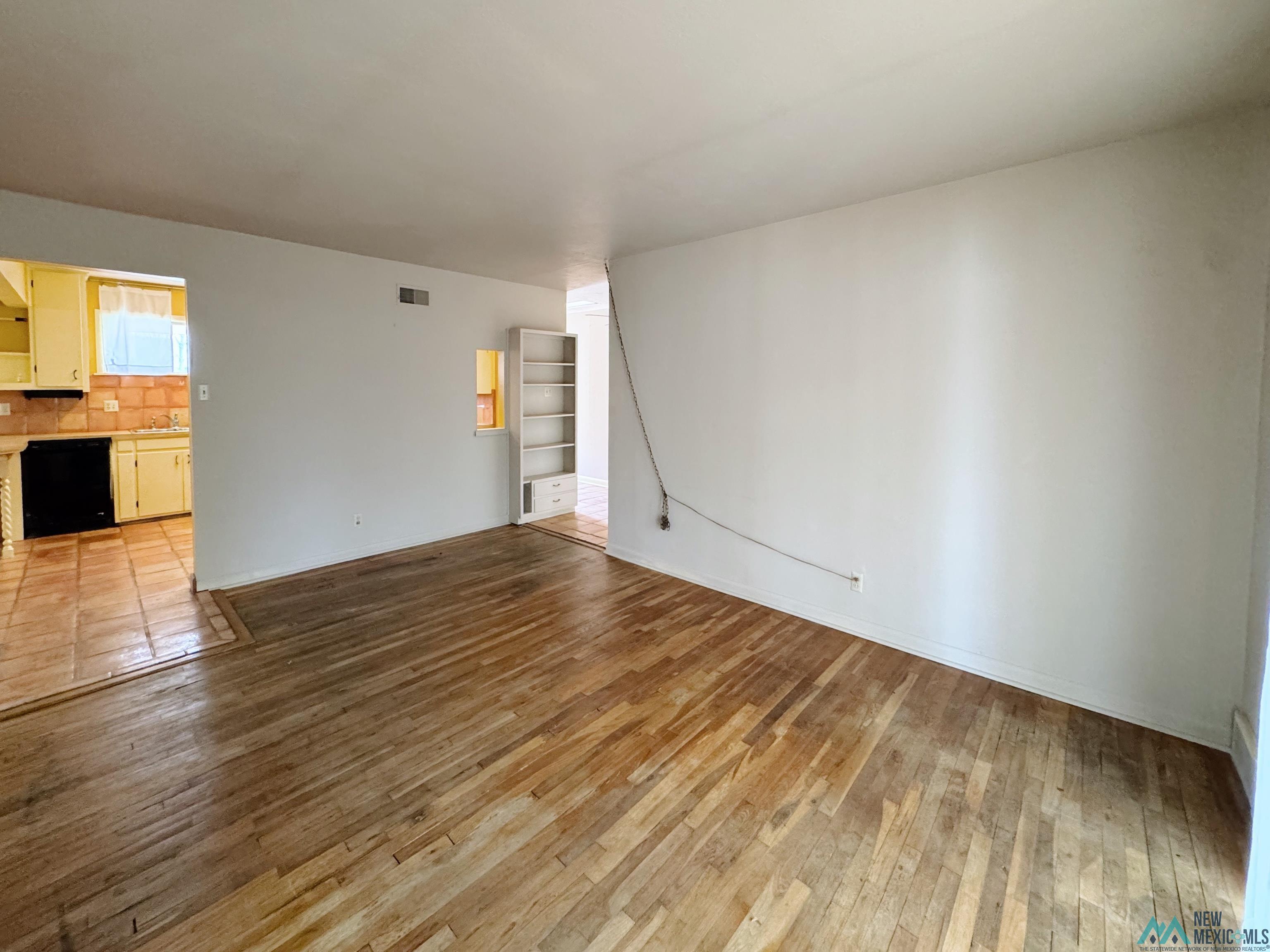 112 W Yucca Avenue