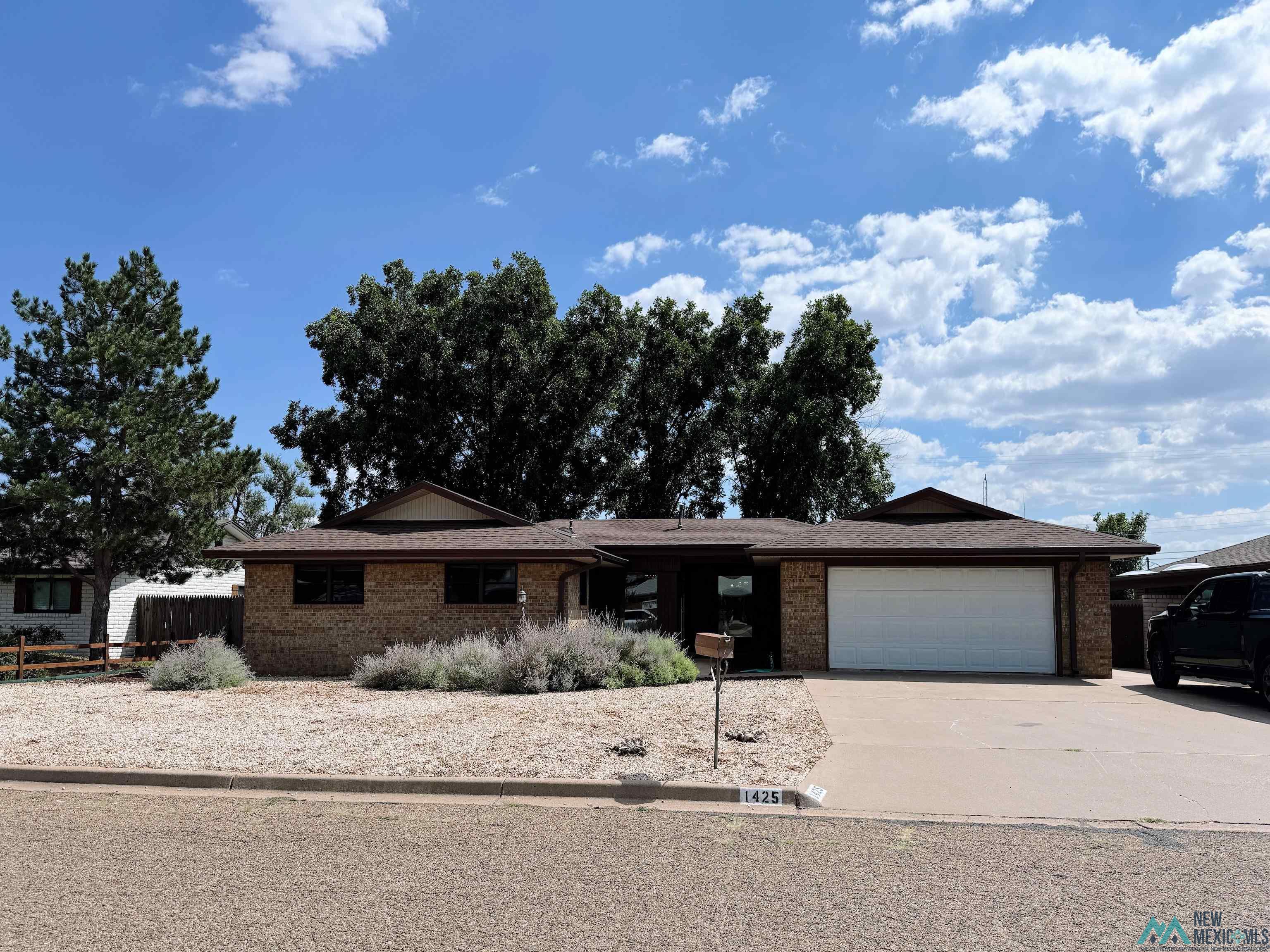 1425 Eastridge Drive