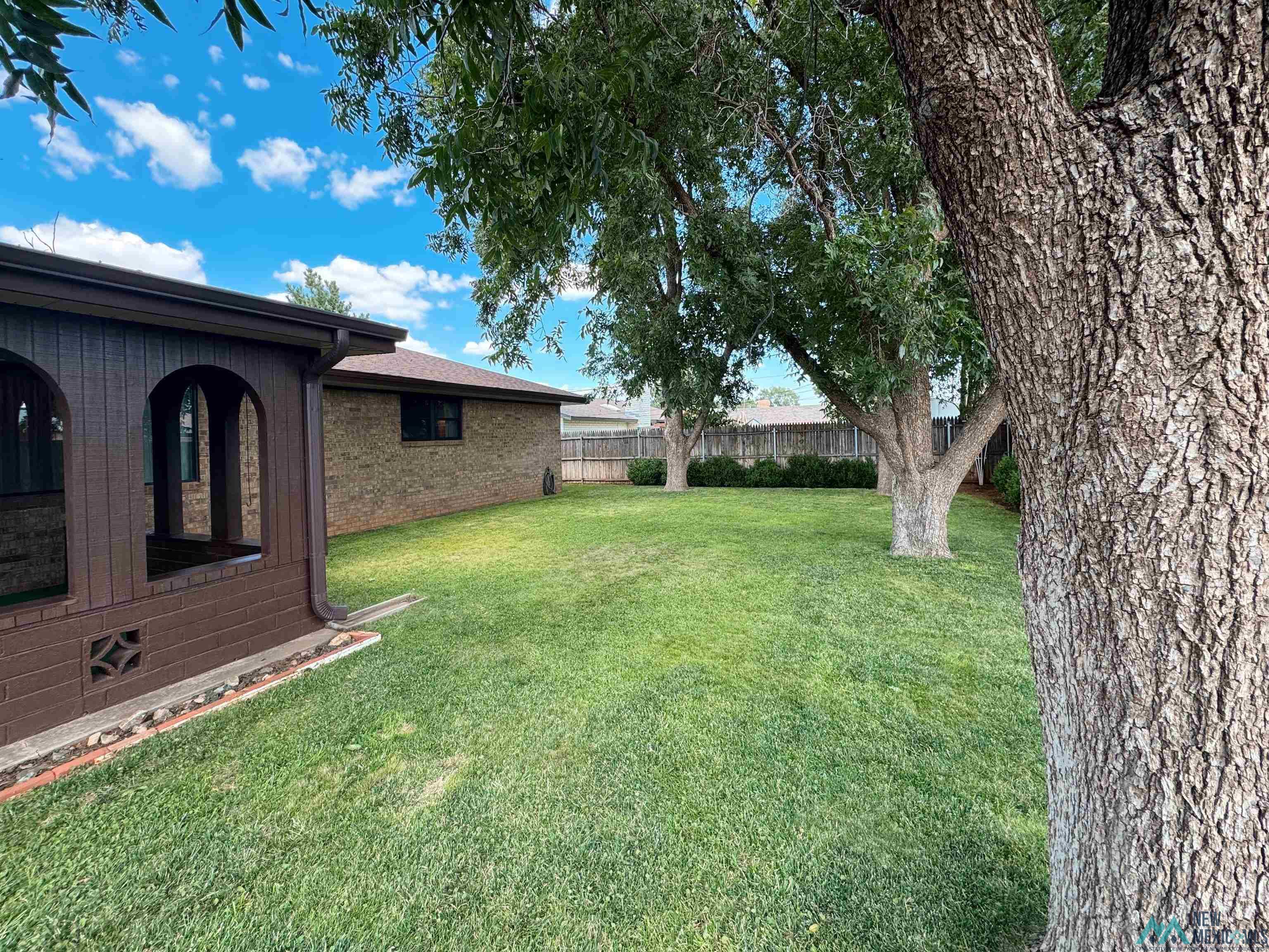 1425 Eastridge Drive