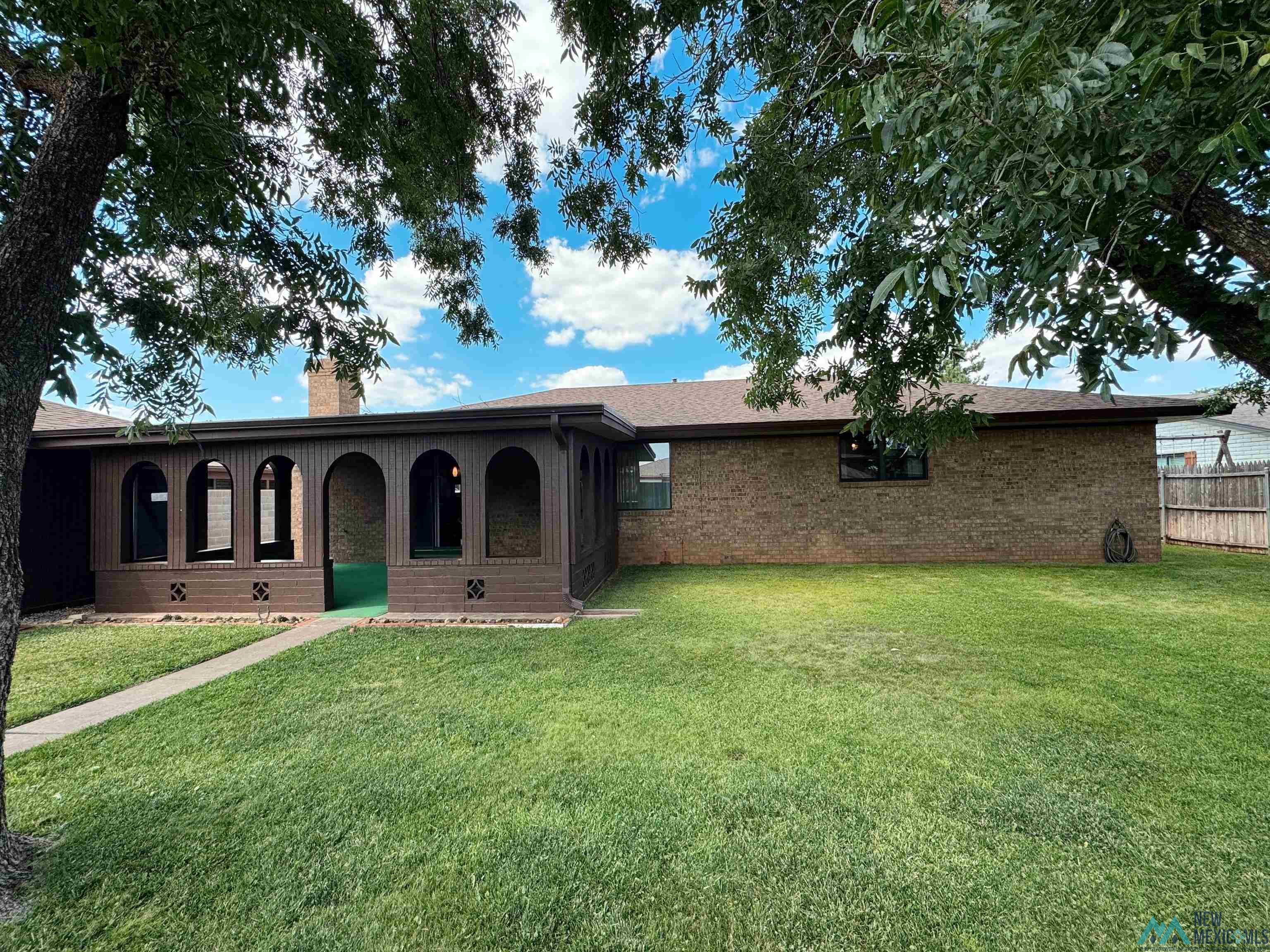 1425 Eastridge Drive