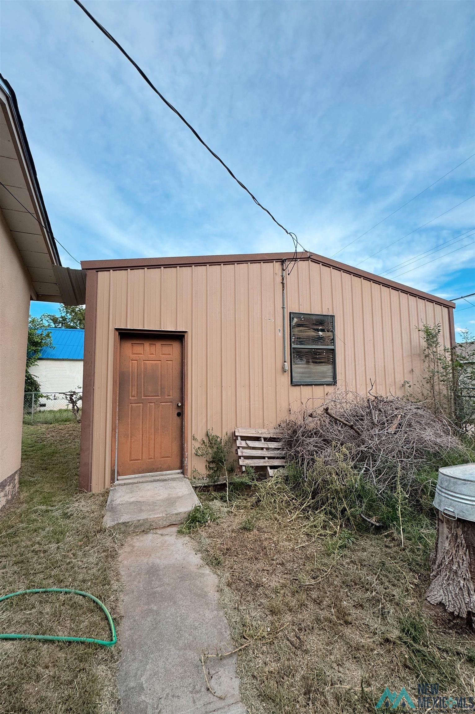 905 W 16th Street