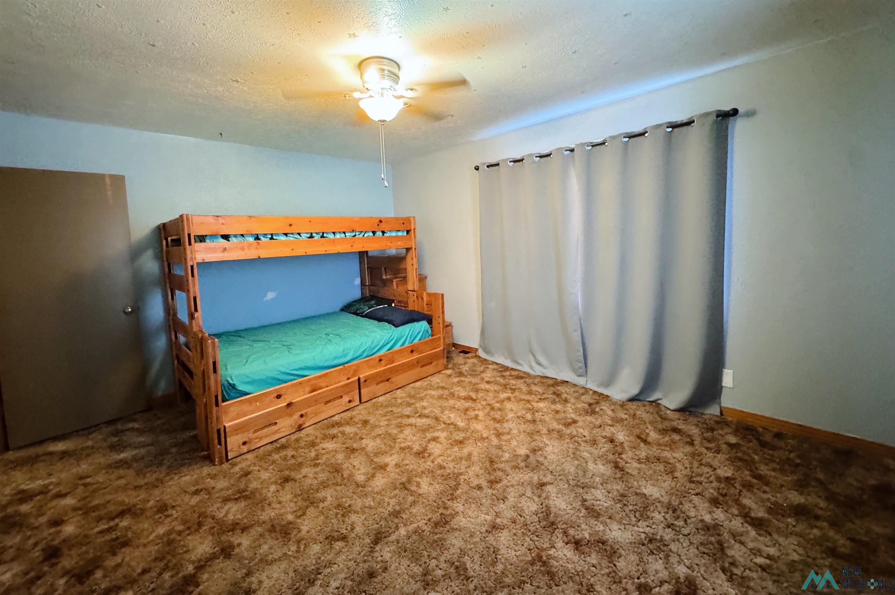 905 W 16th Street
