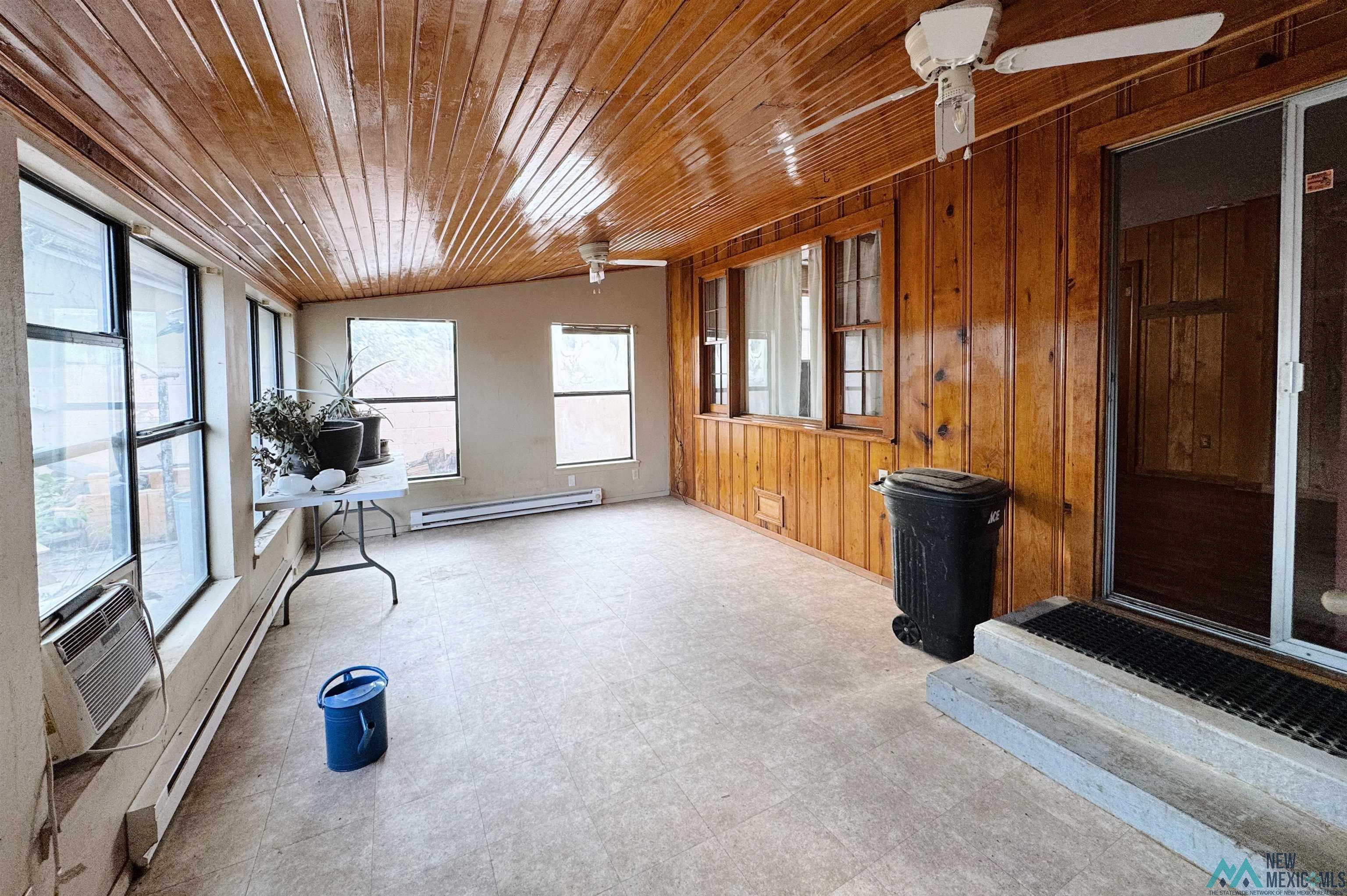905 W 16th Street