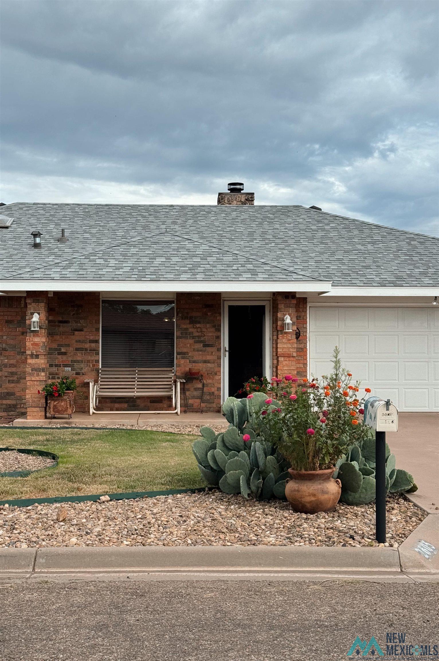2605 Ross