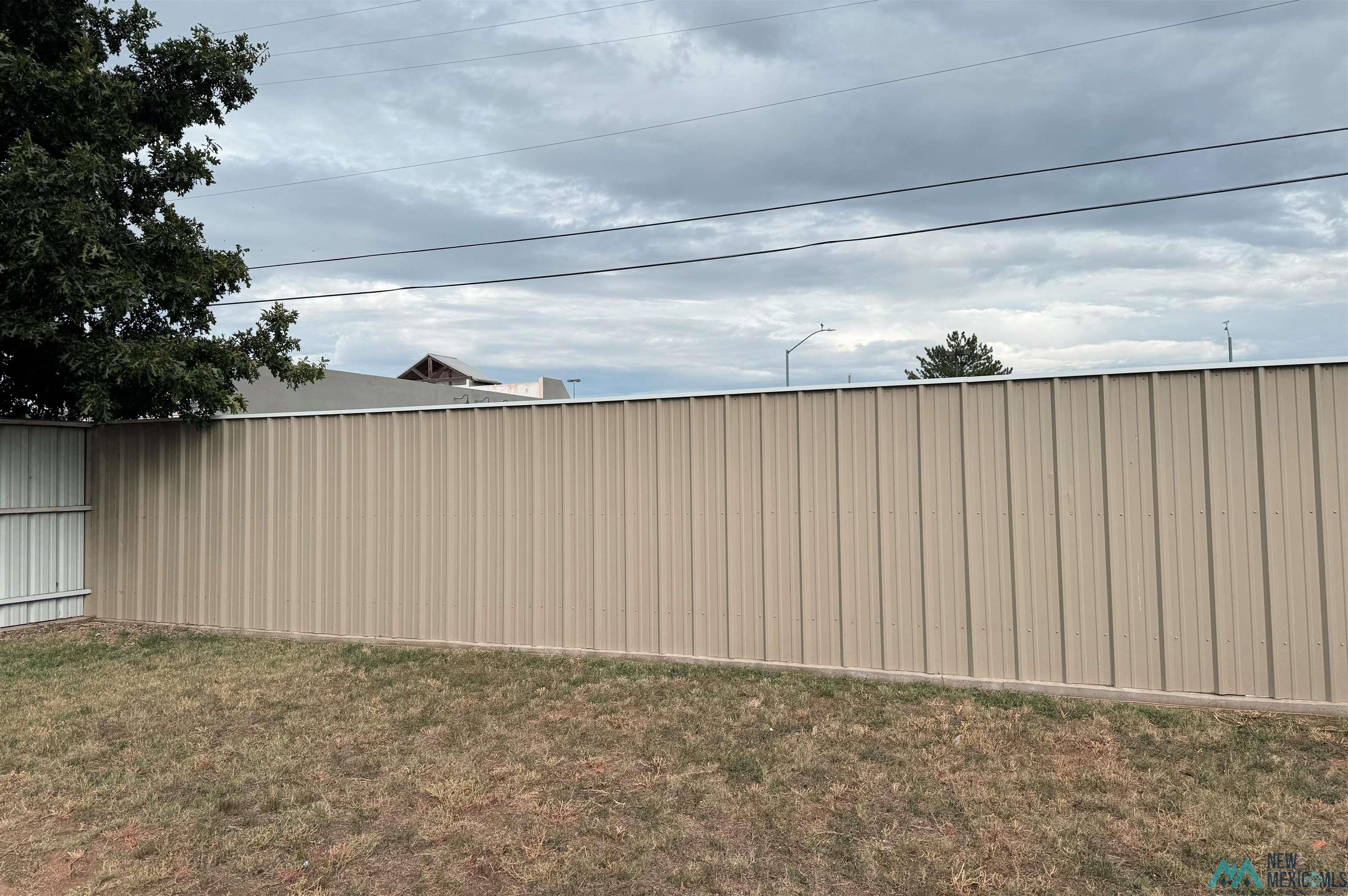2605 Ross