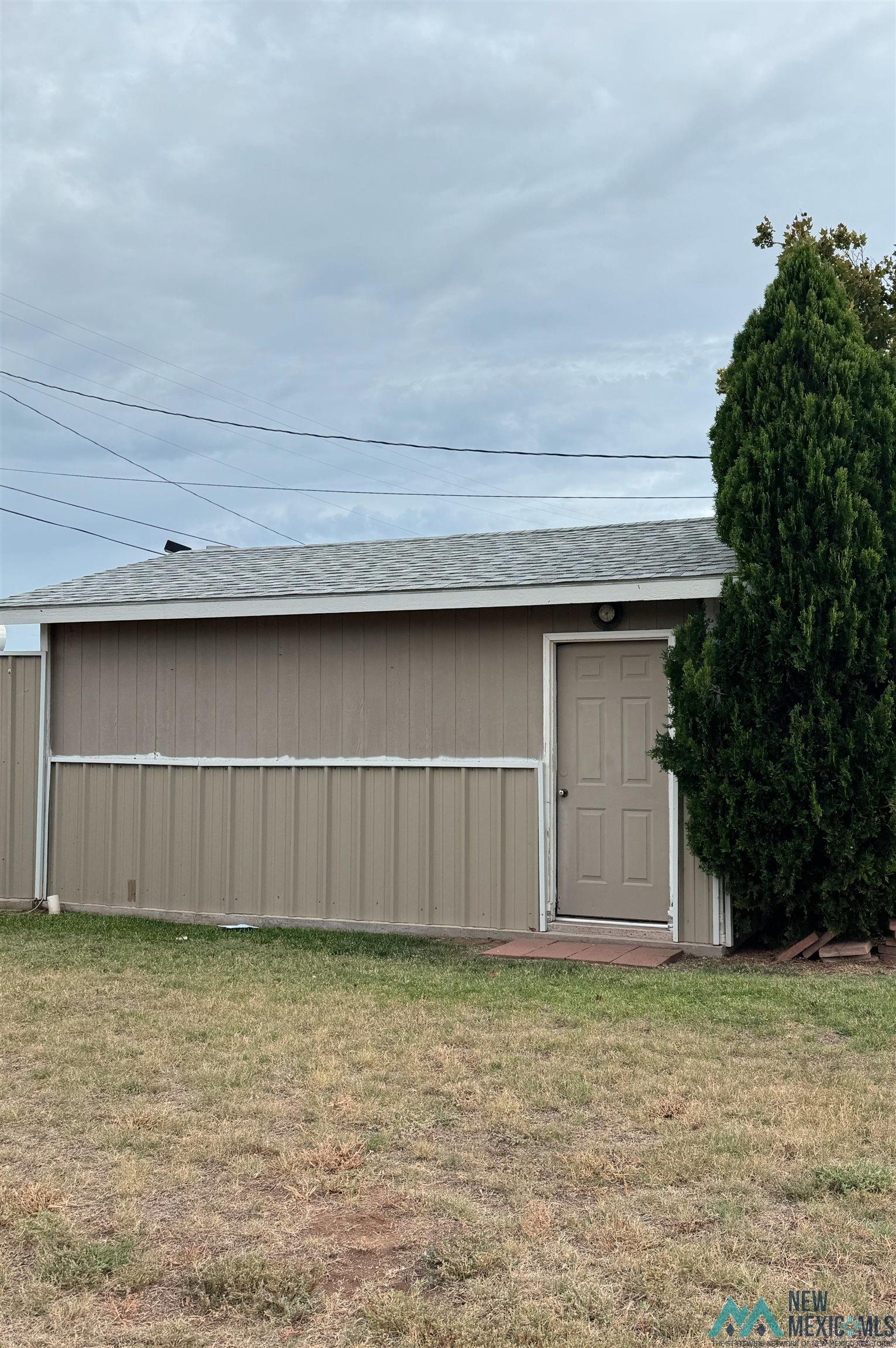 2605 Ross