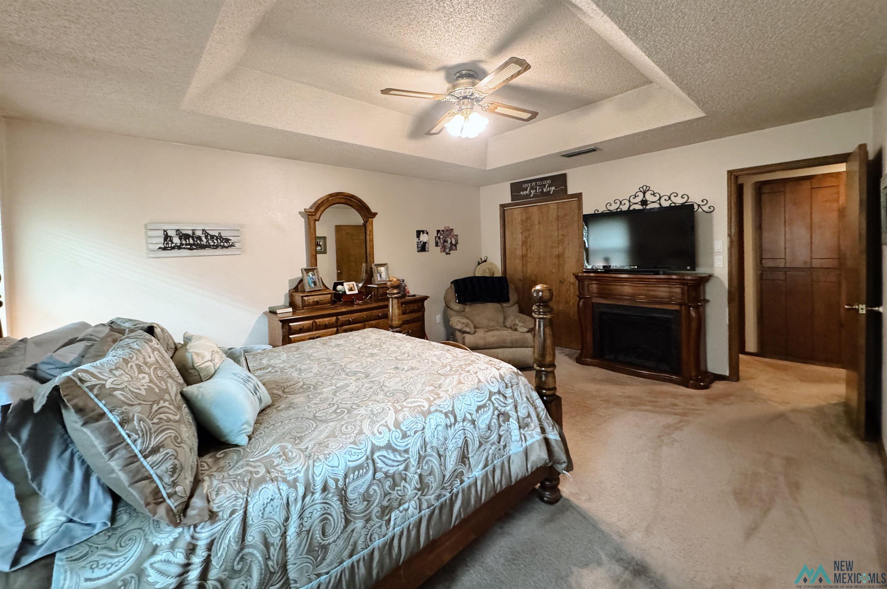 2605 Ross