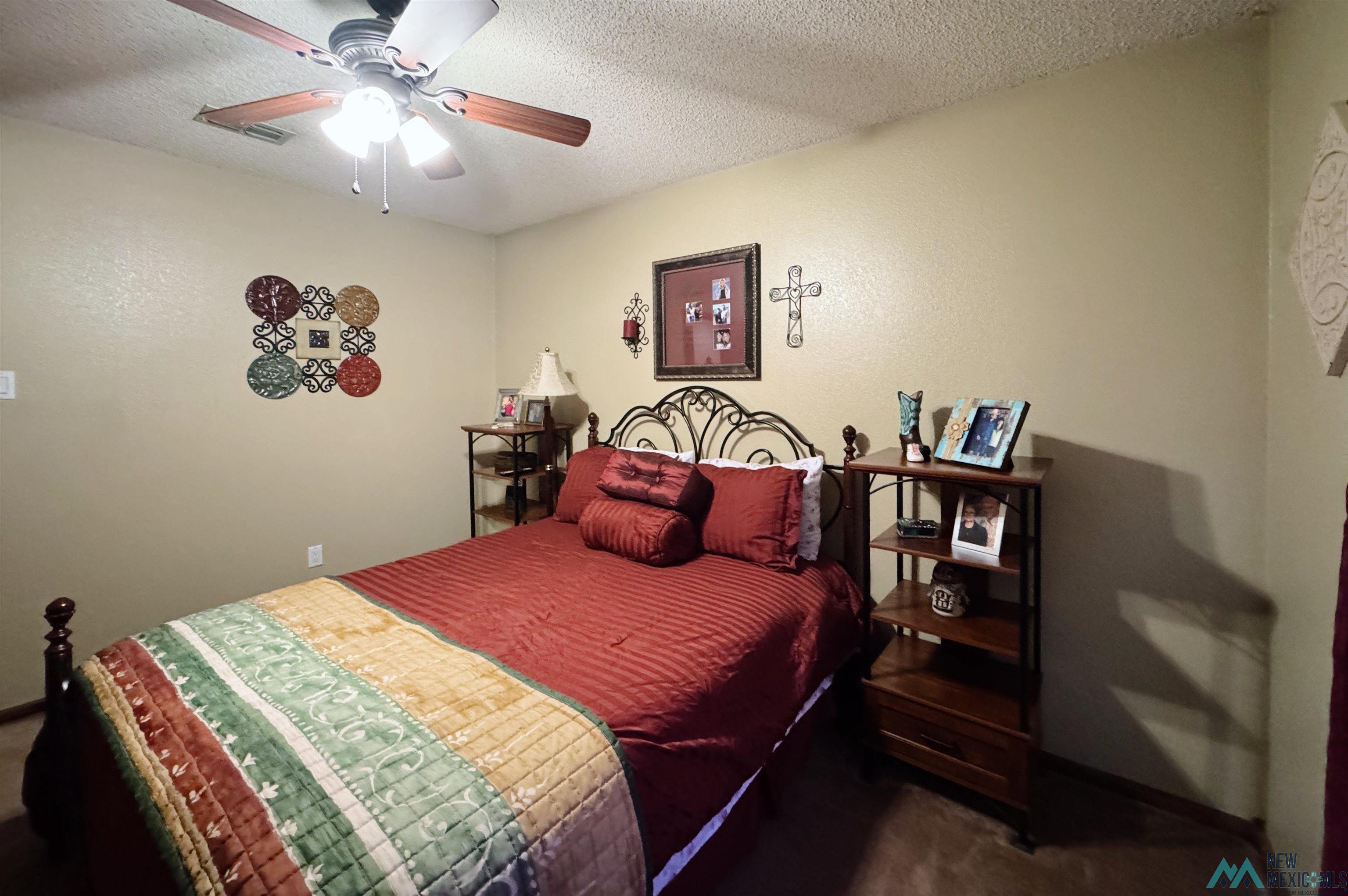 2605 Ross