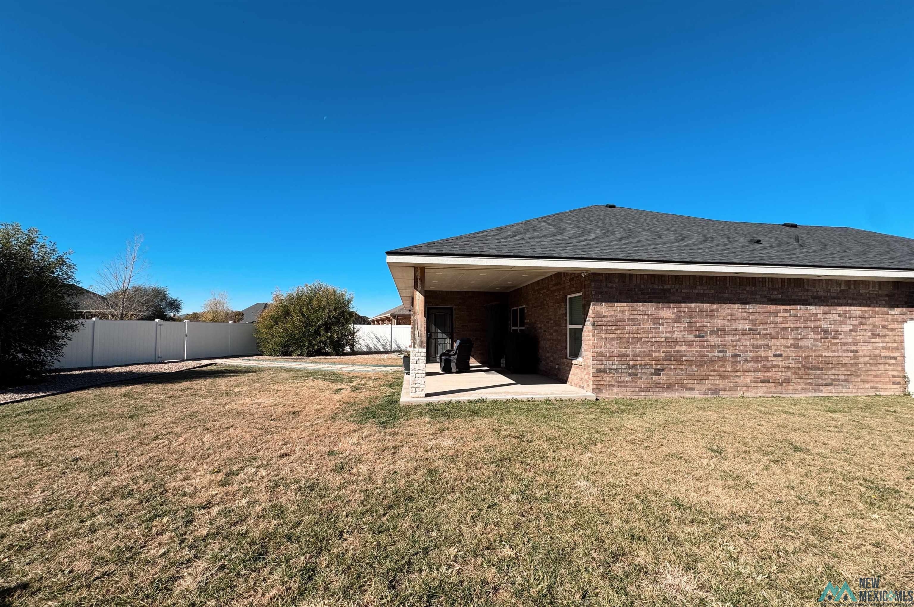 1220 Oakwood Circle