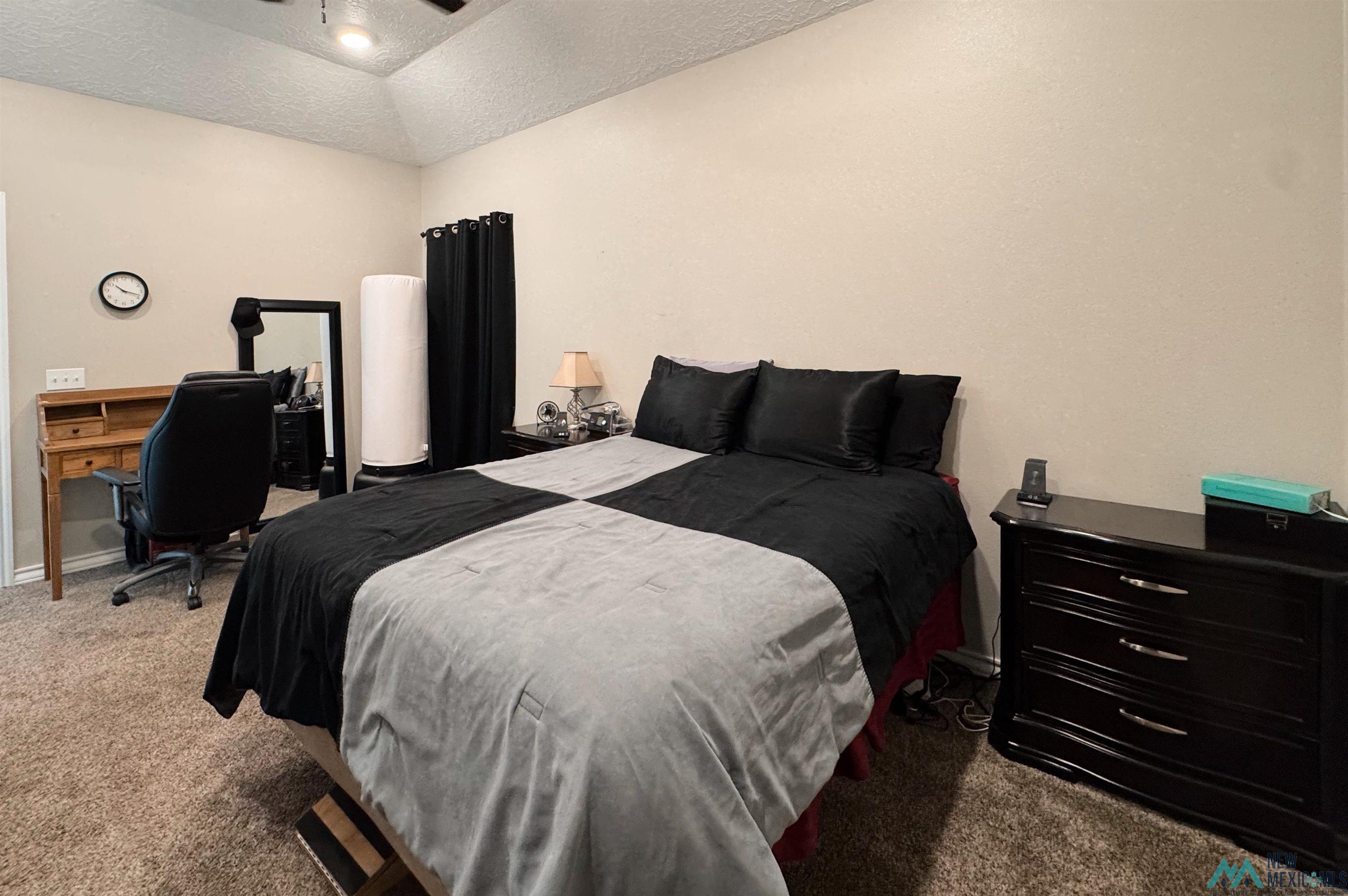 1220 Oakwood Circle