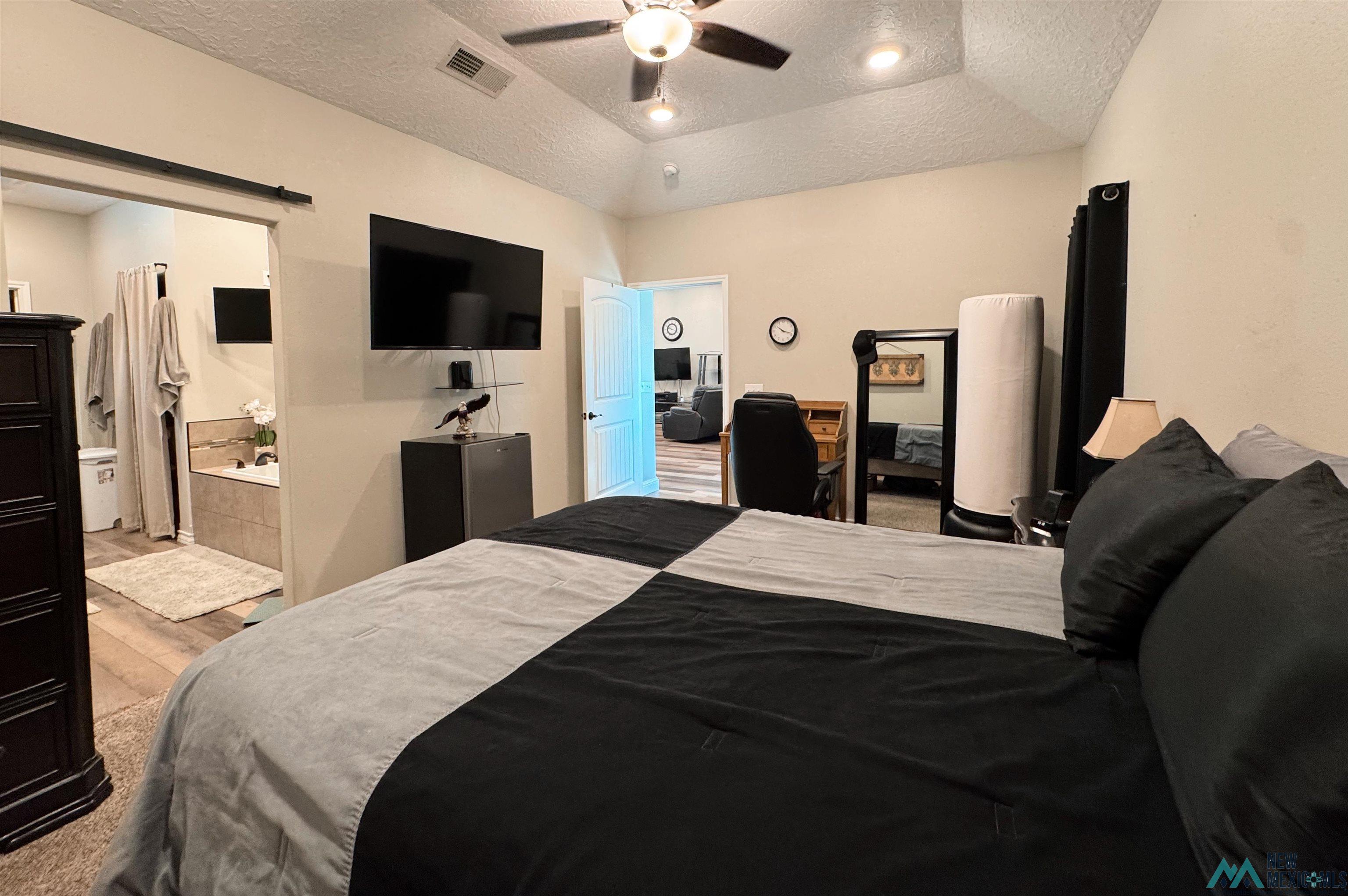 1220 Oakwood Circle