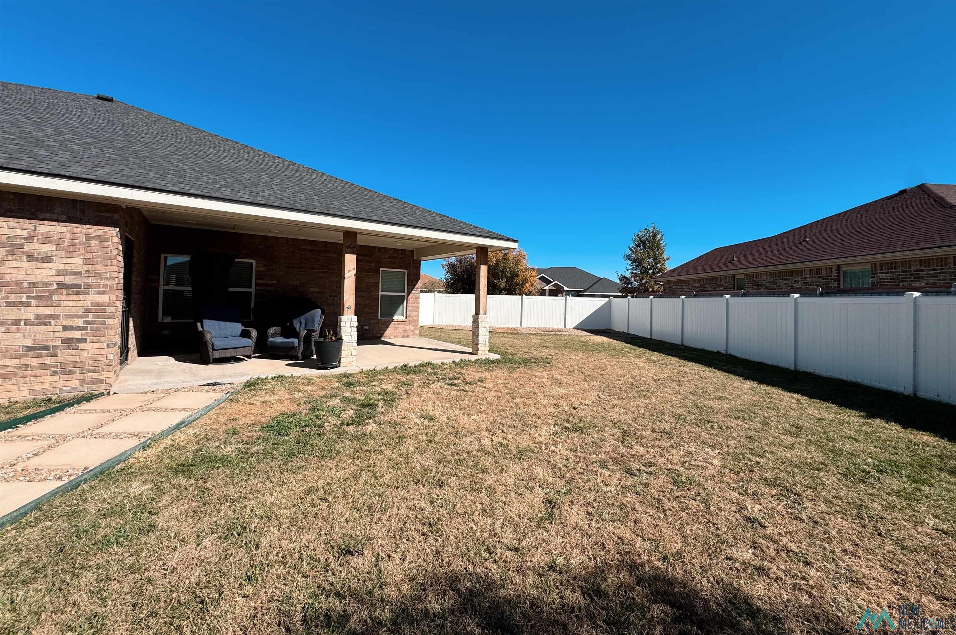 1220 Oakwood Circle