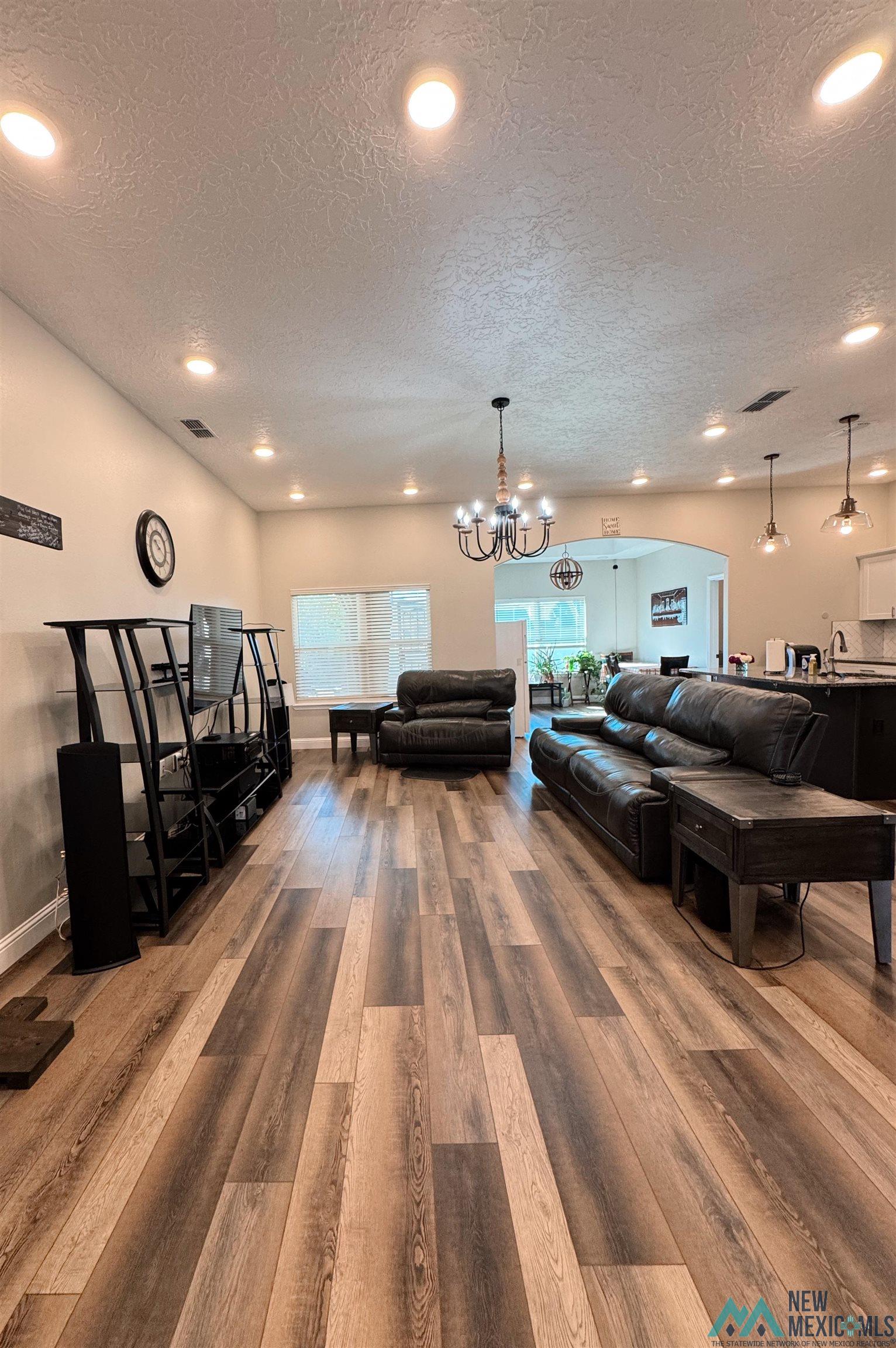 1220 Oakwood Circle