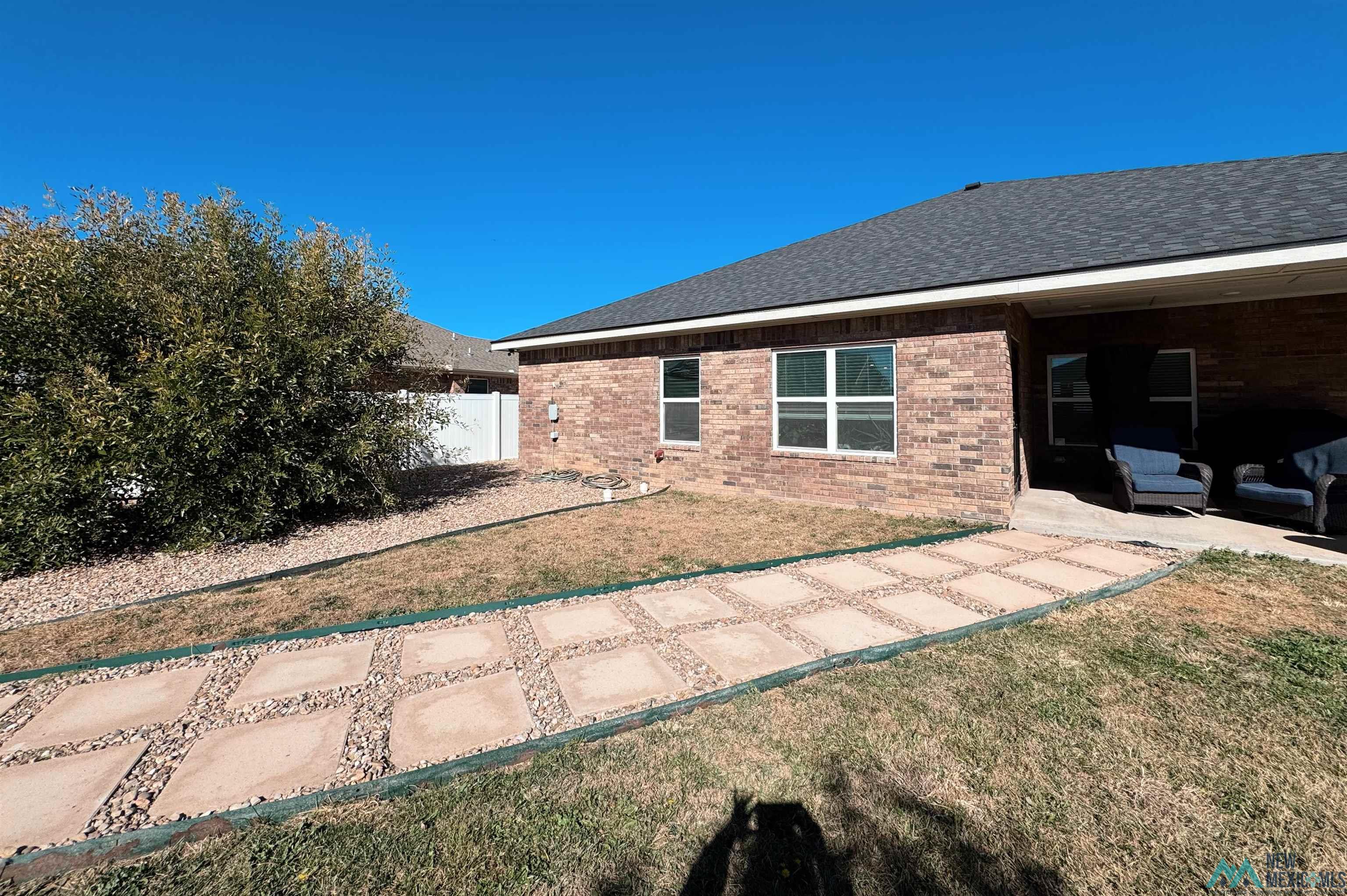 1220 Oakwood Circle
