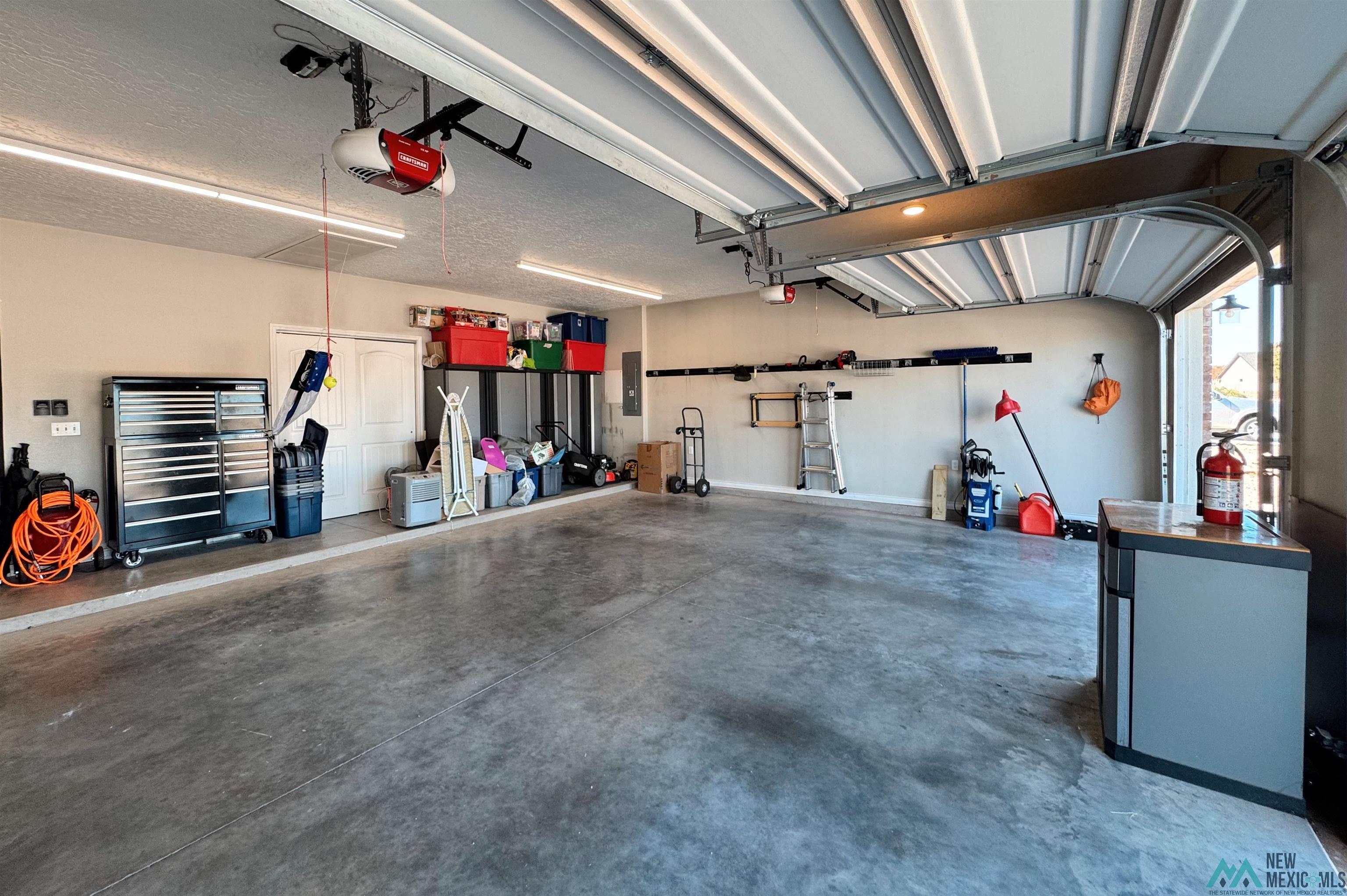 1220 Oakwood Circle