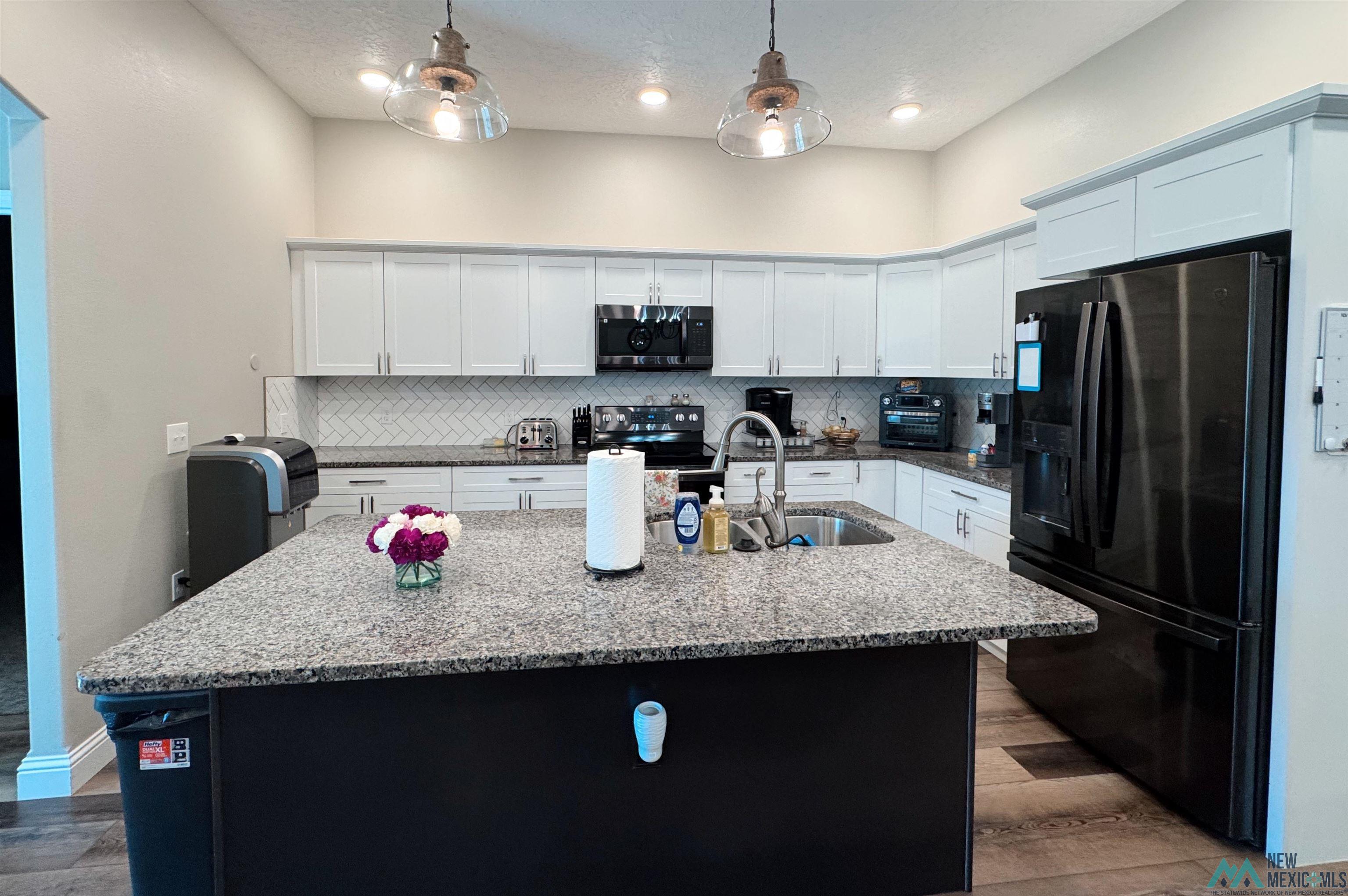 1220 Oakwood Circle