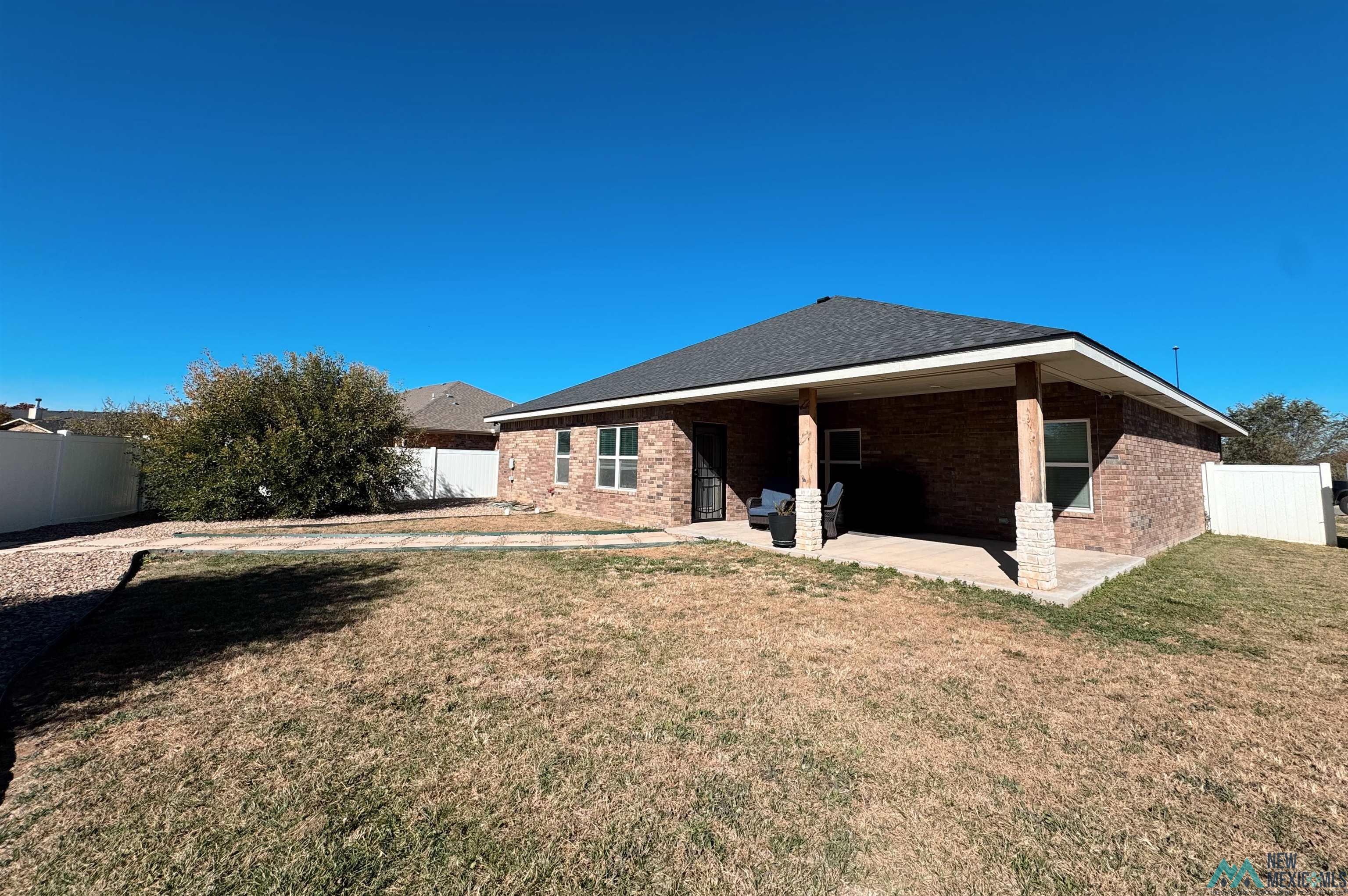 1220 Oakwood Circle