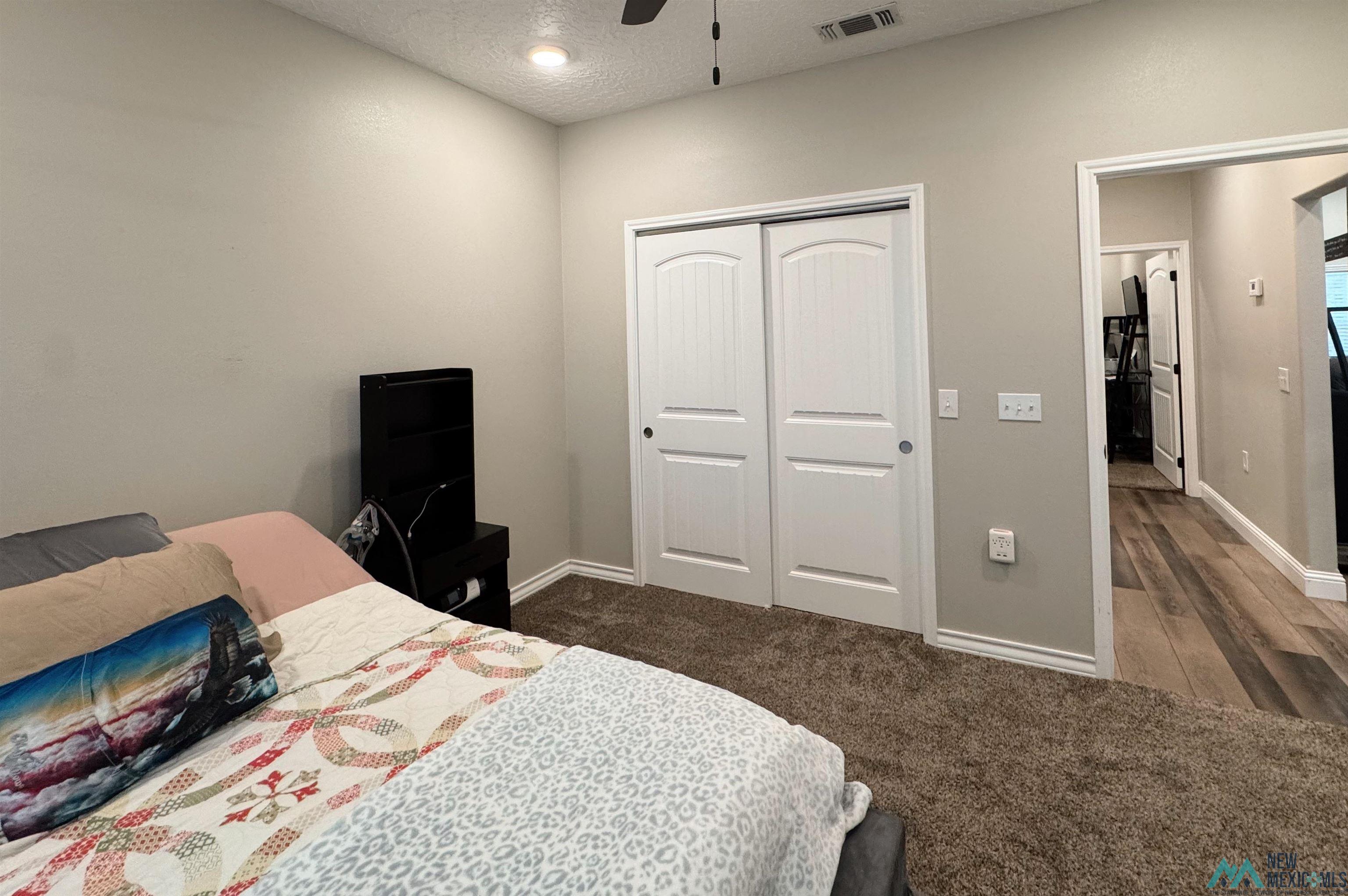 1220 Oakwood Circle
