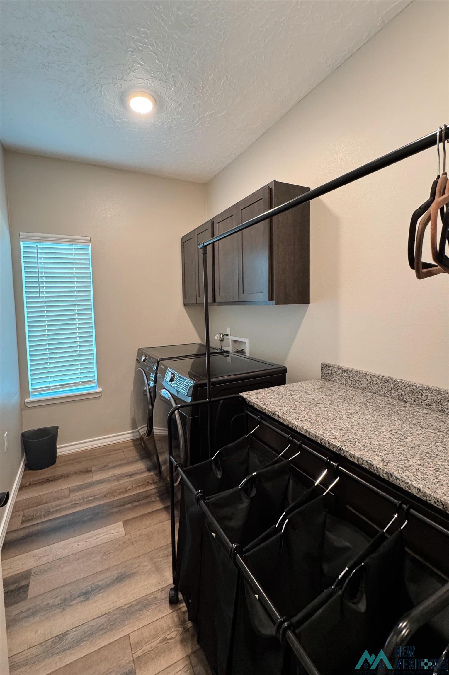 1220 Oakwood Circle