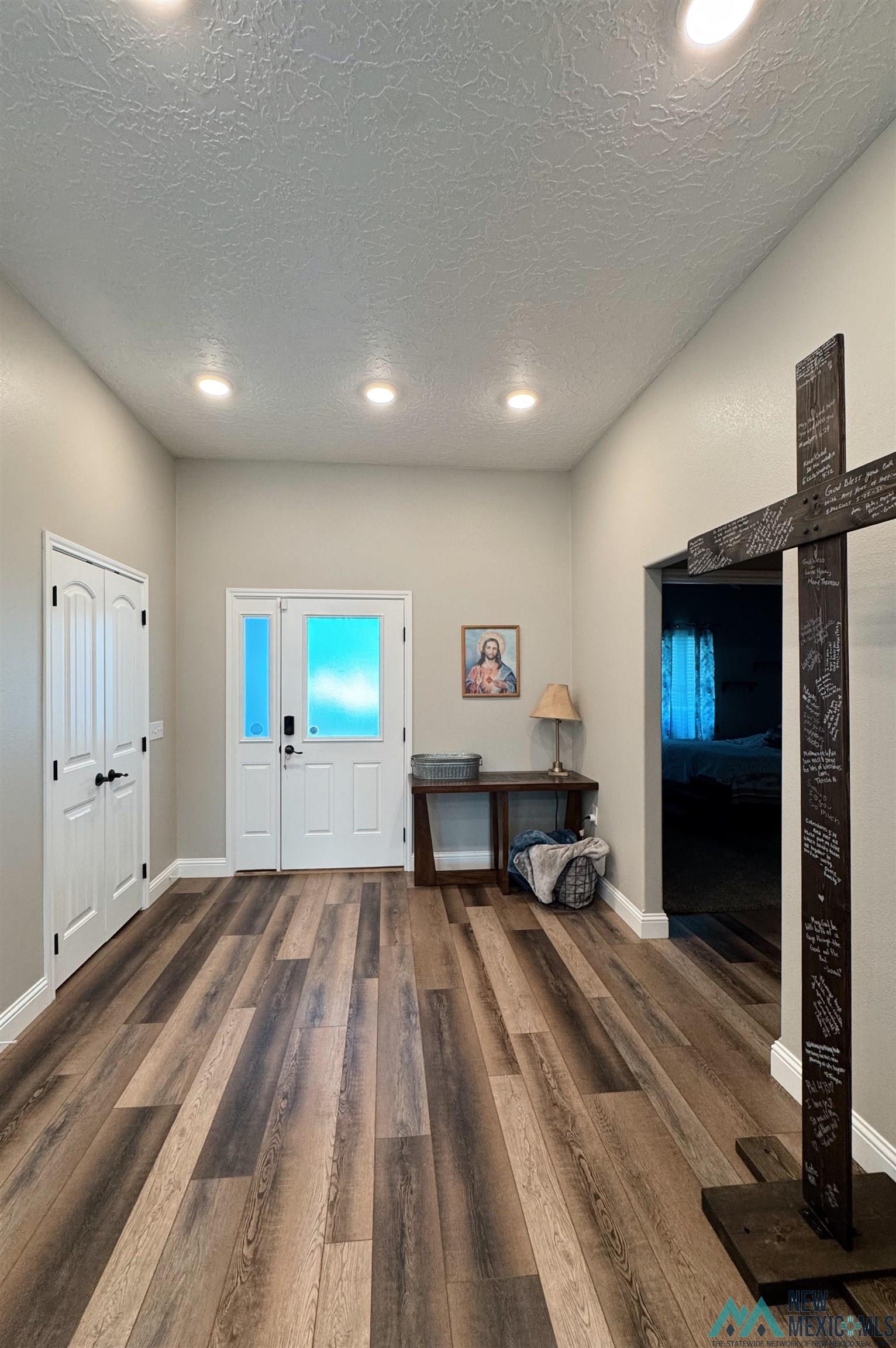 1220 Oakwood Circle