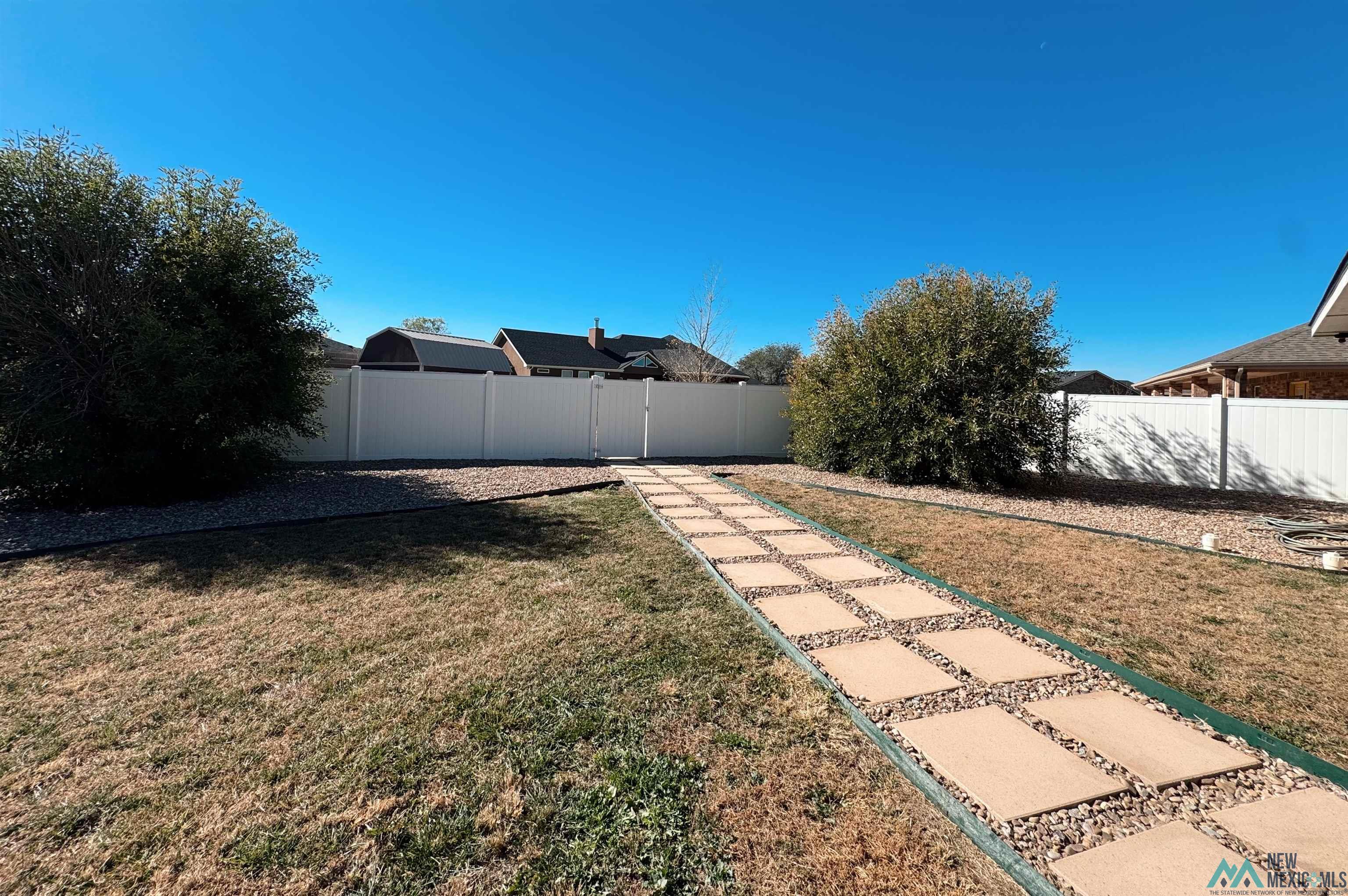 1220 Oakwood Circle