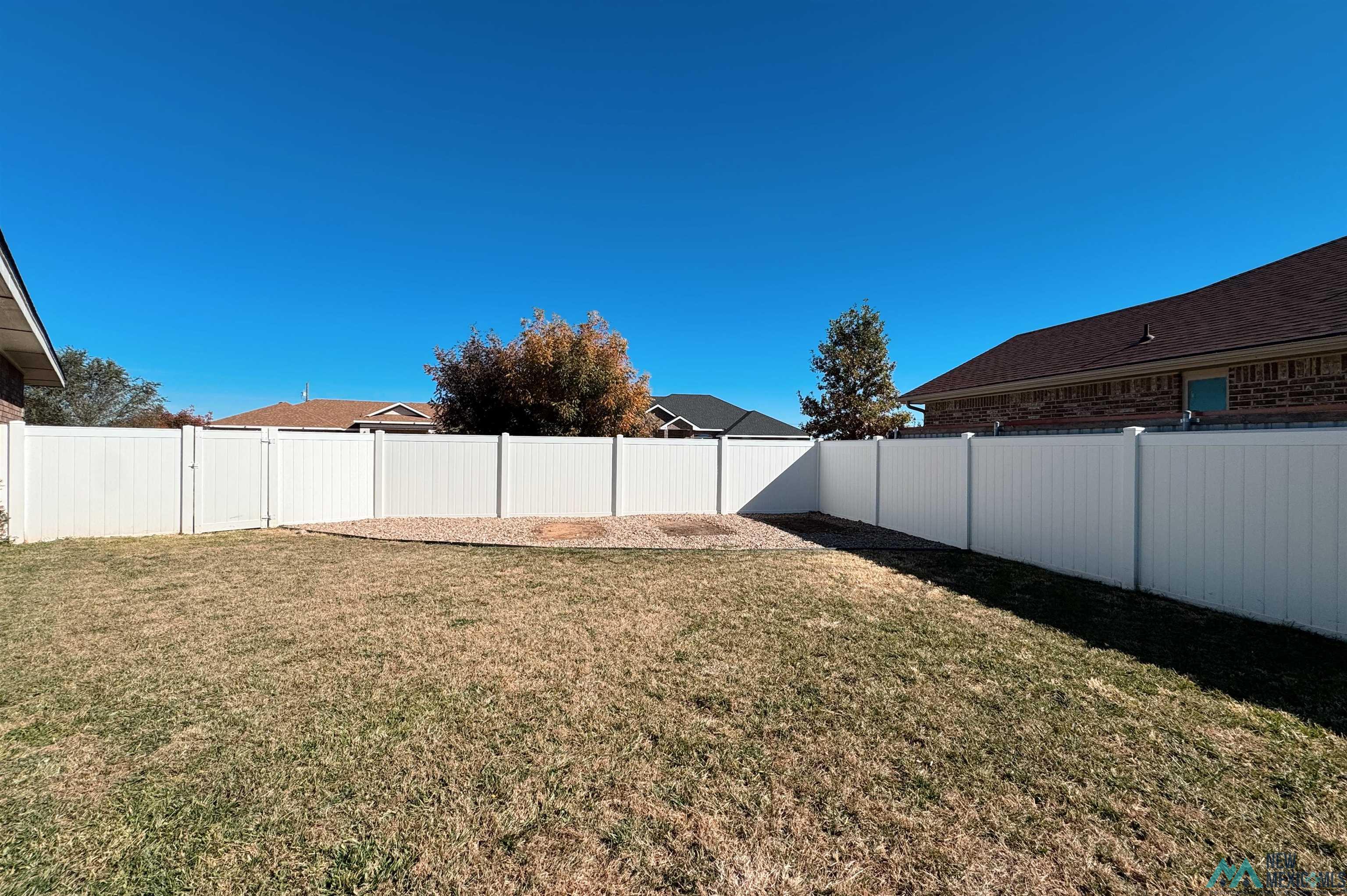 1220 Oakwood Circle
