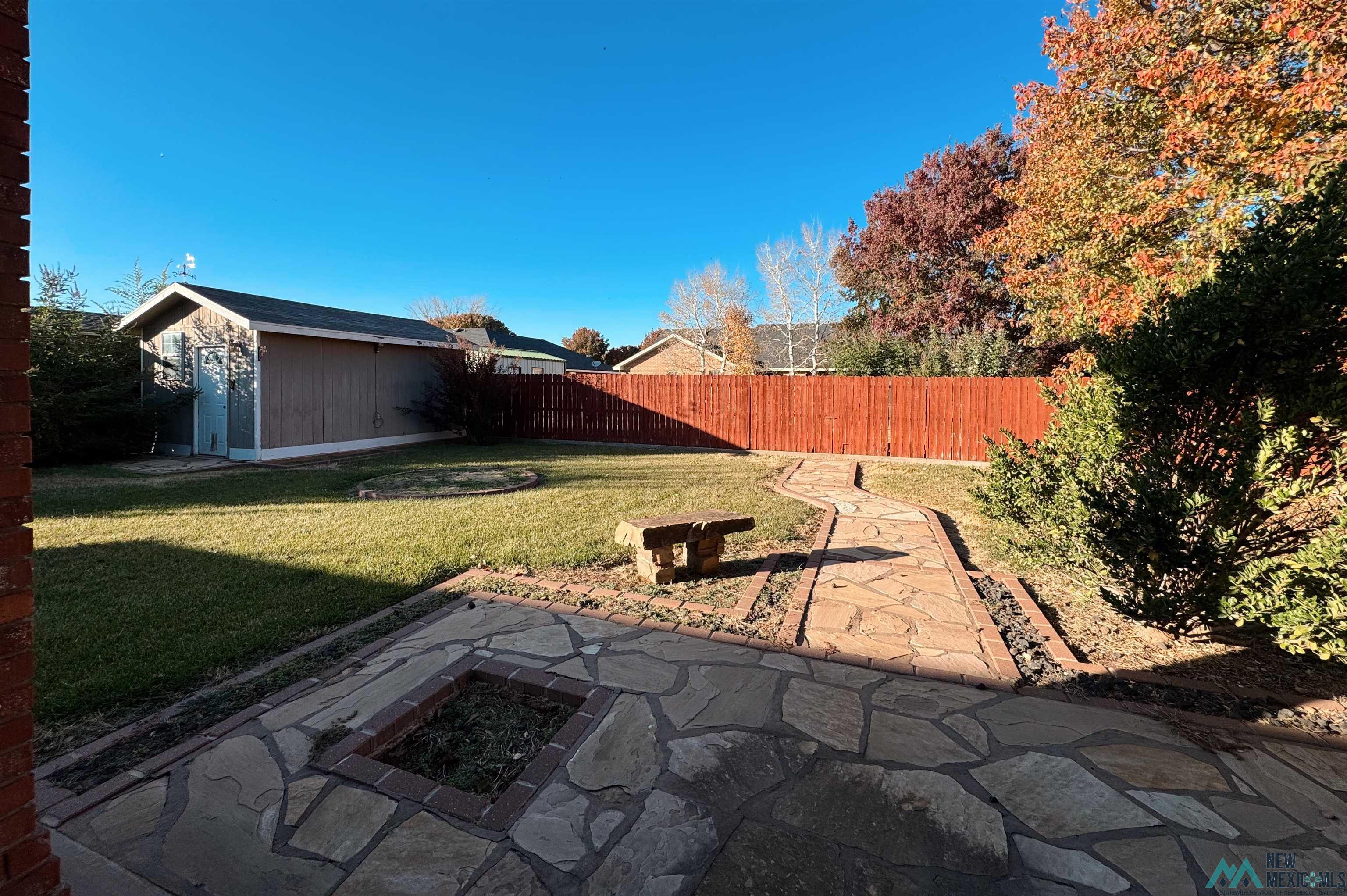 2304 Northglen