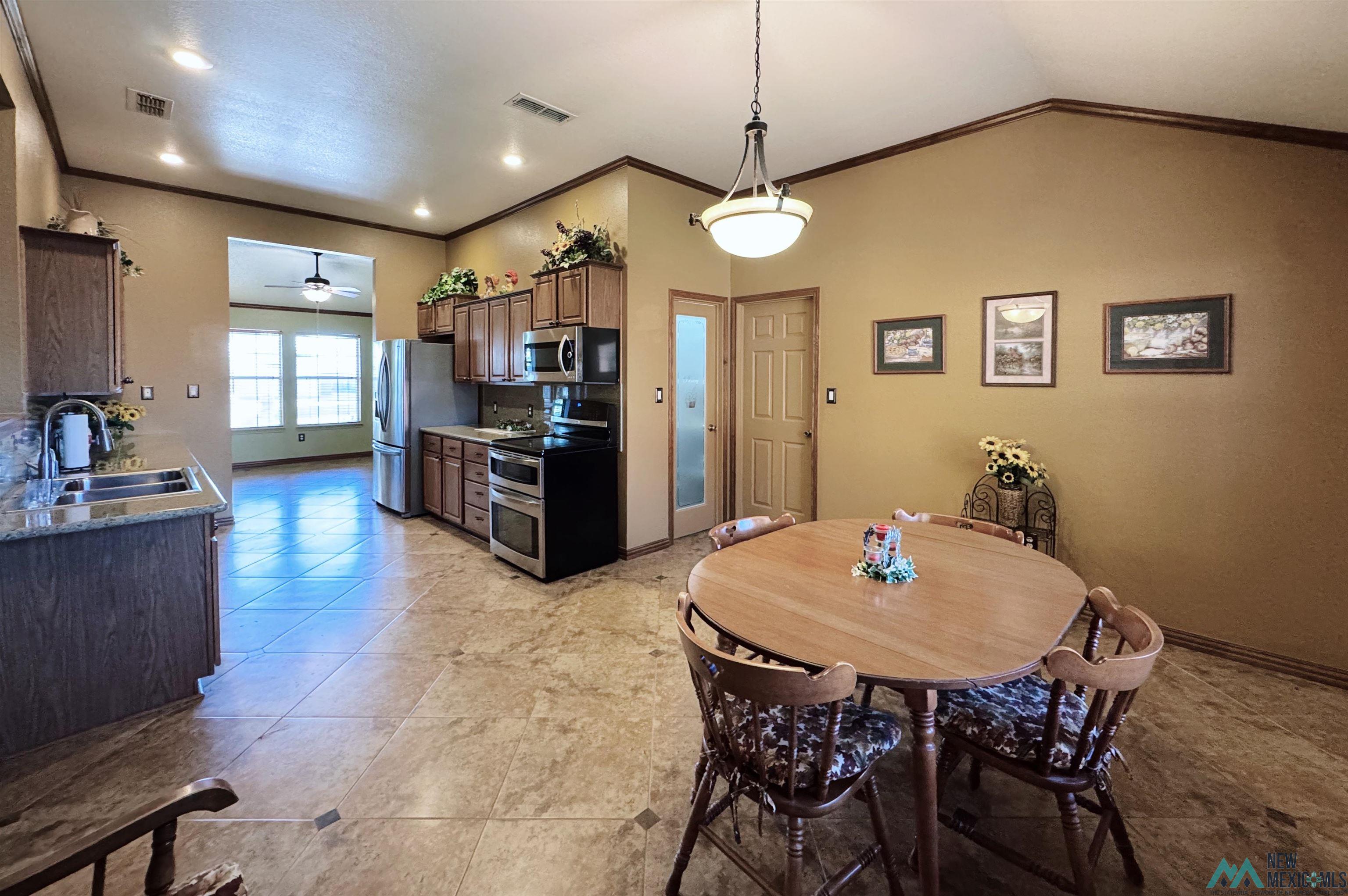 2304 Northglen