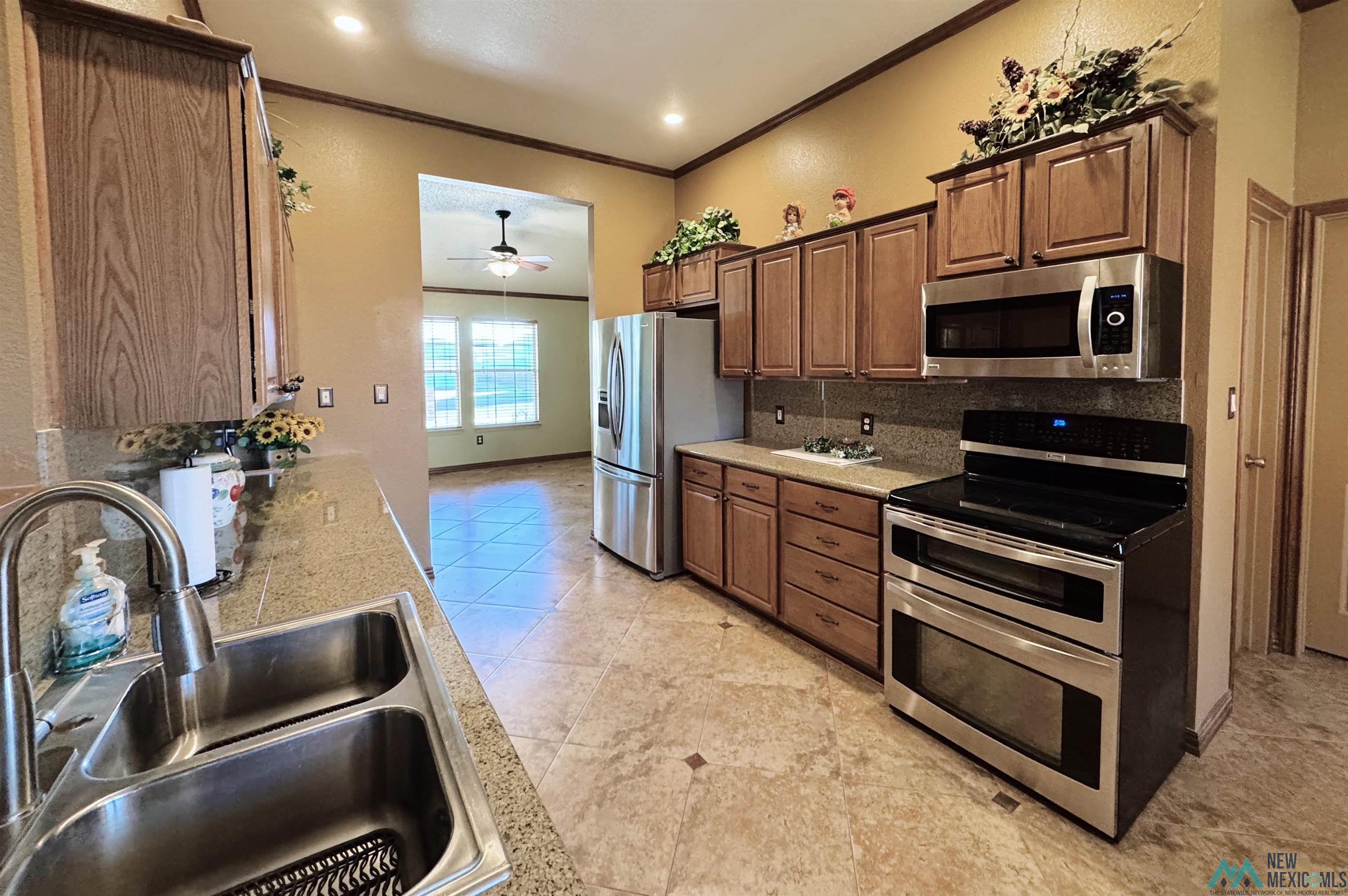 2304 Northglen