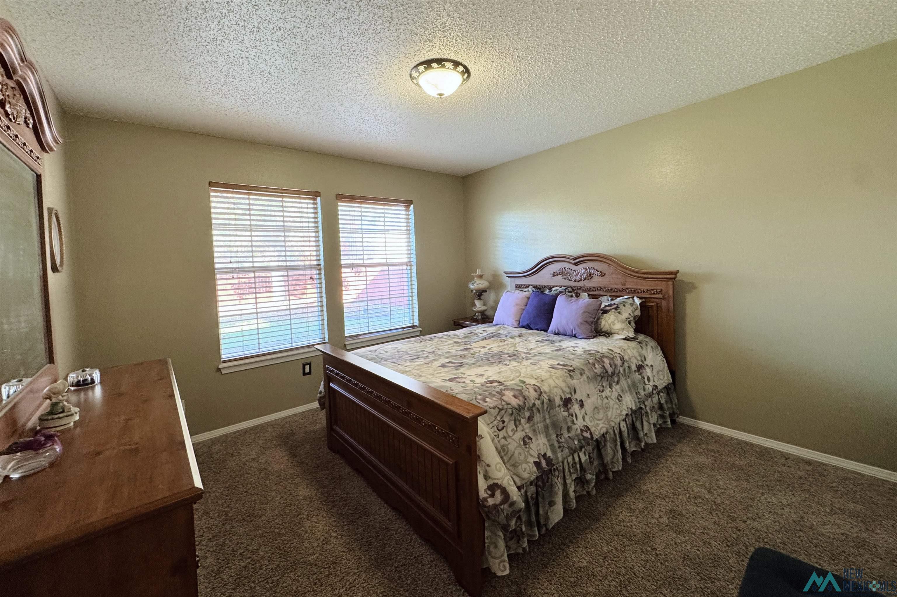 2304 Northglen