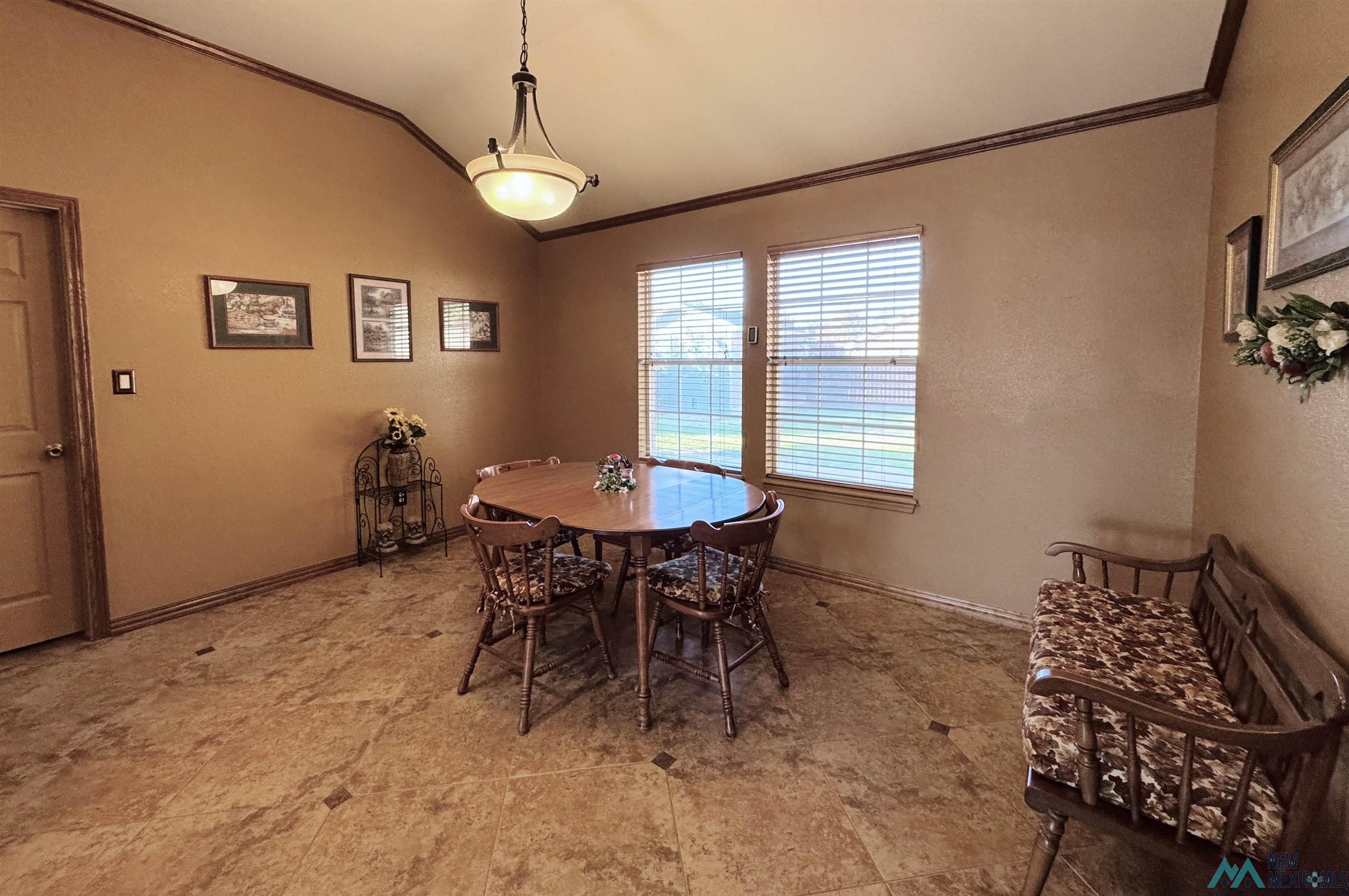 2304 Northglen
