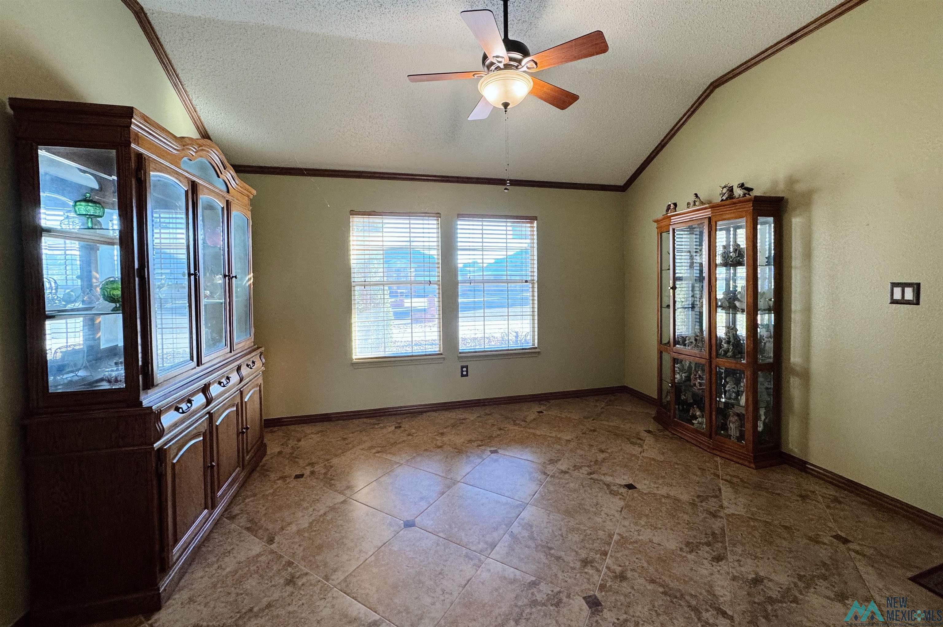 2304 Northglen