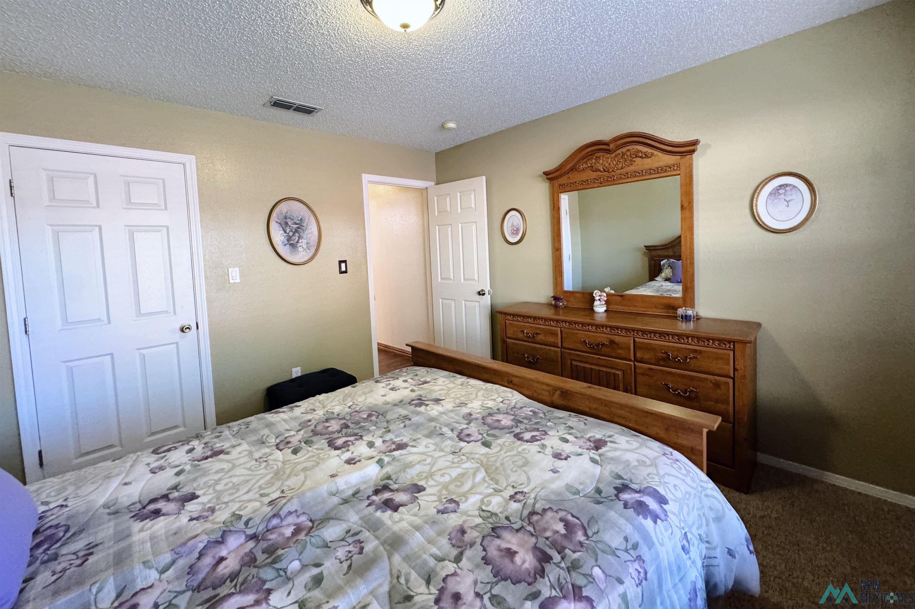 2304 Northglen