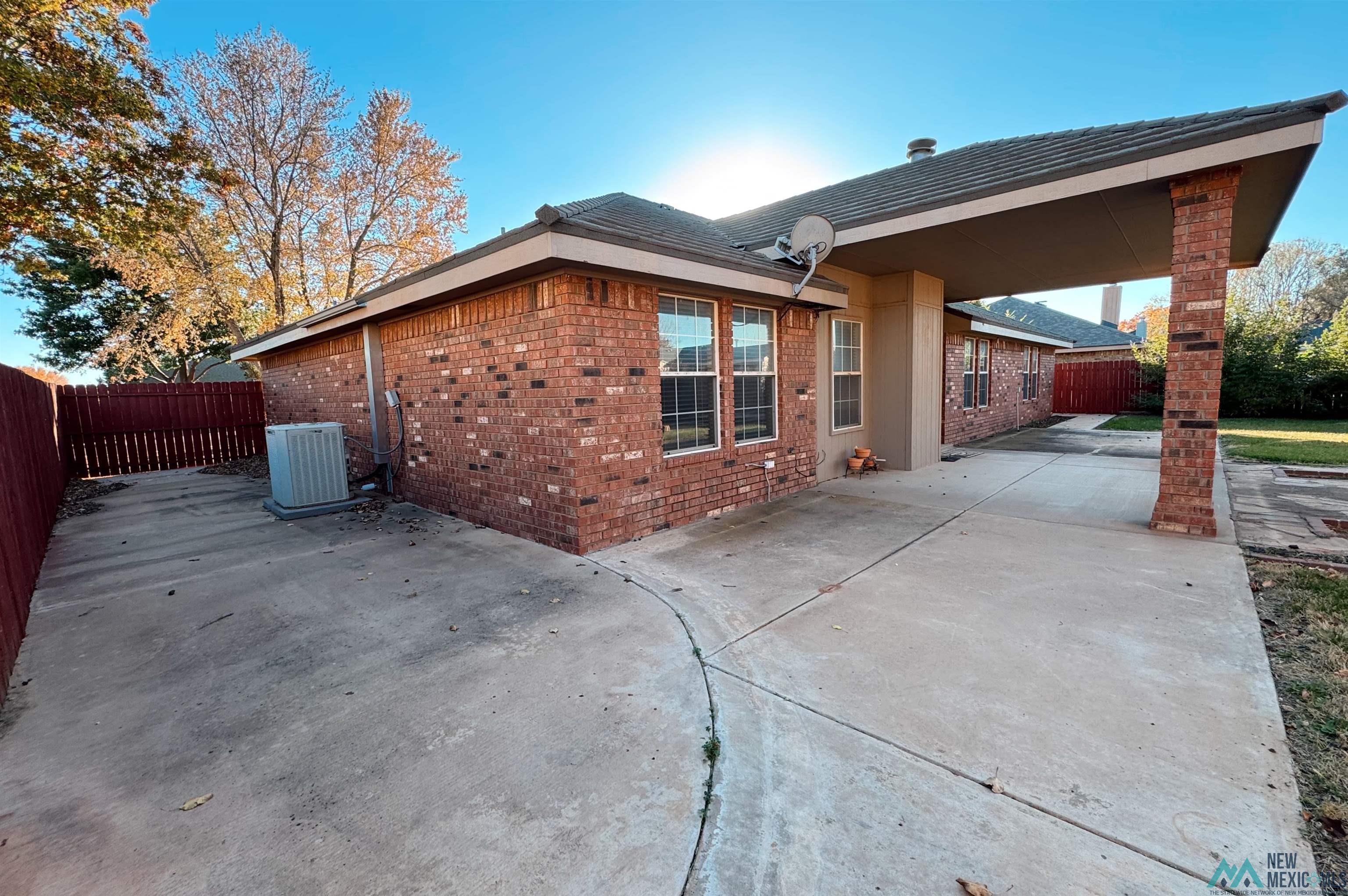 2304 Northglen