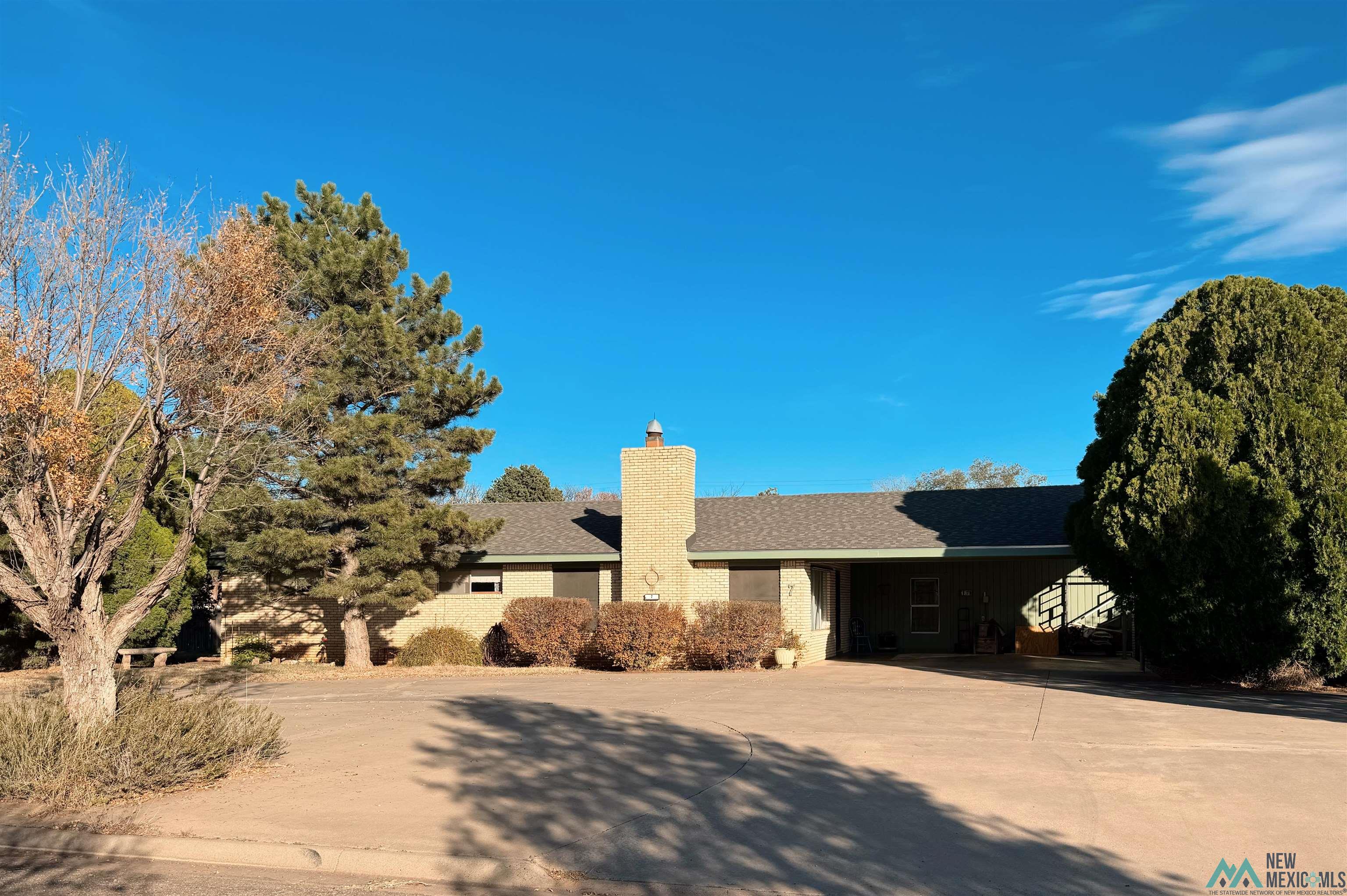 7 Pineway Boulevard