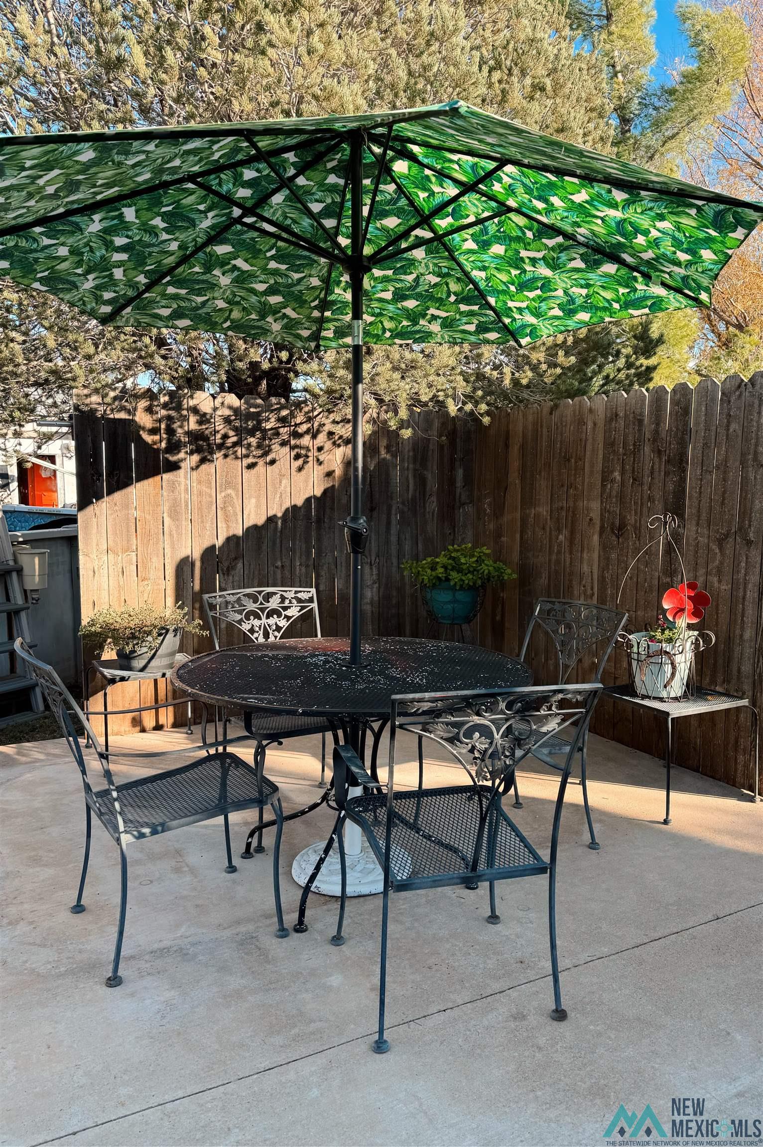 7 Pineway Boulevard